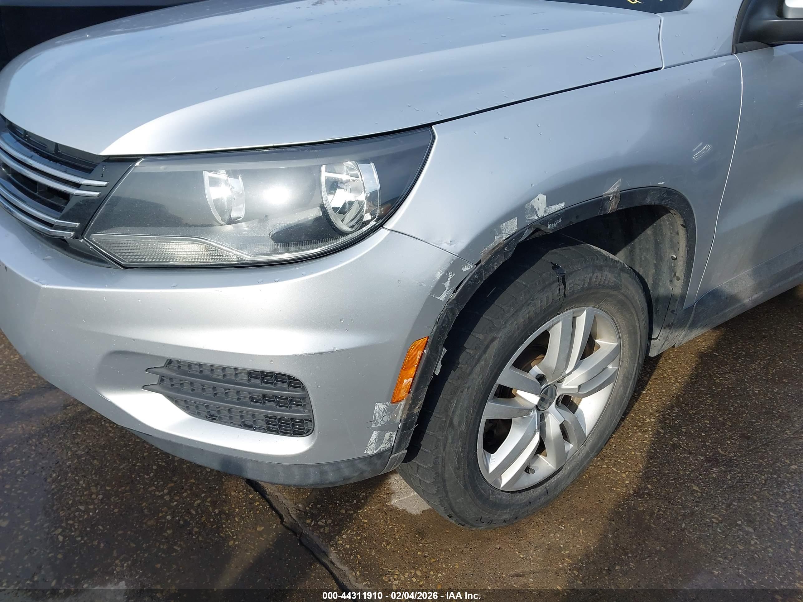 VOLKSWAGEN TIGUAN image 6
