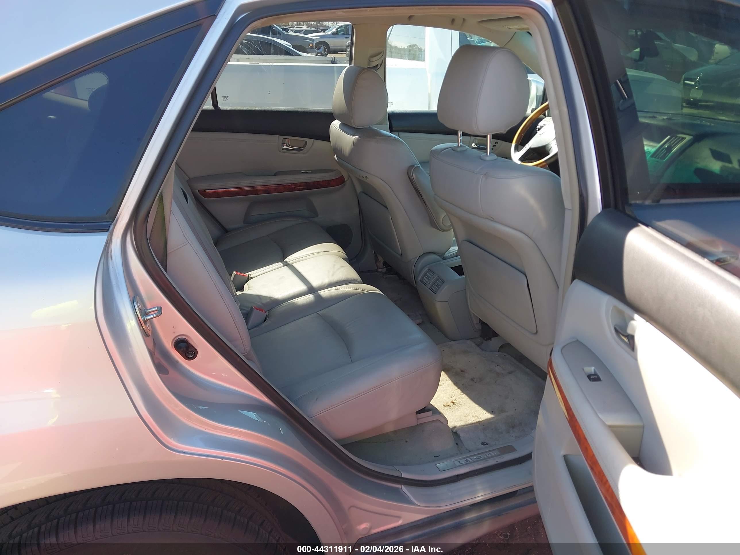 LEXUS RX image 8