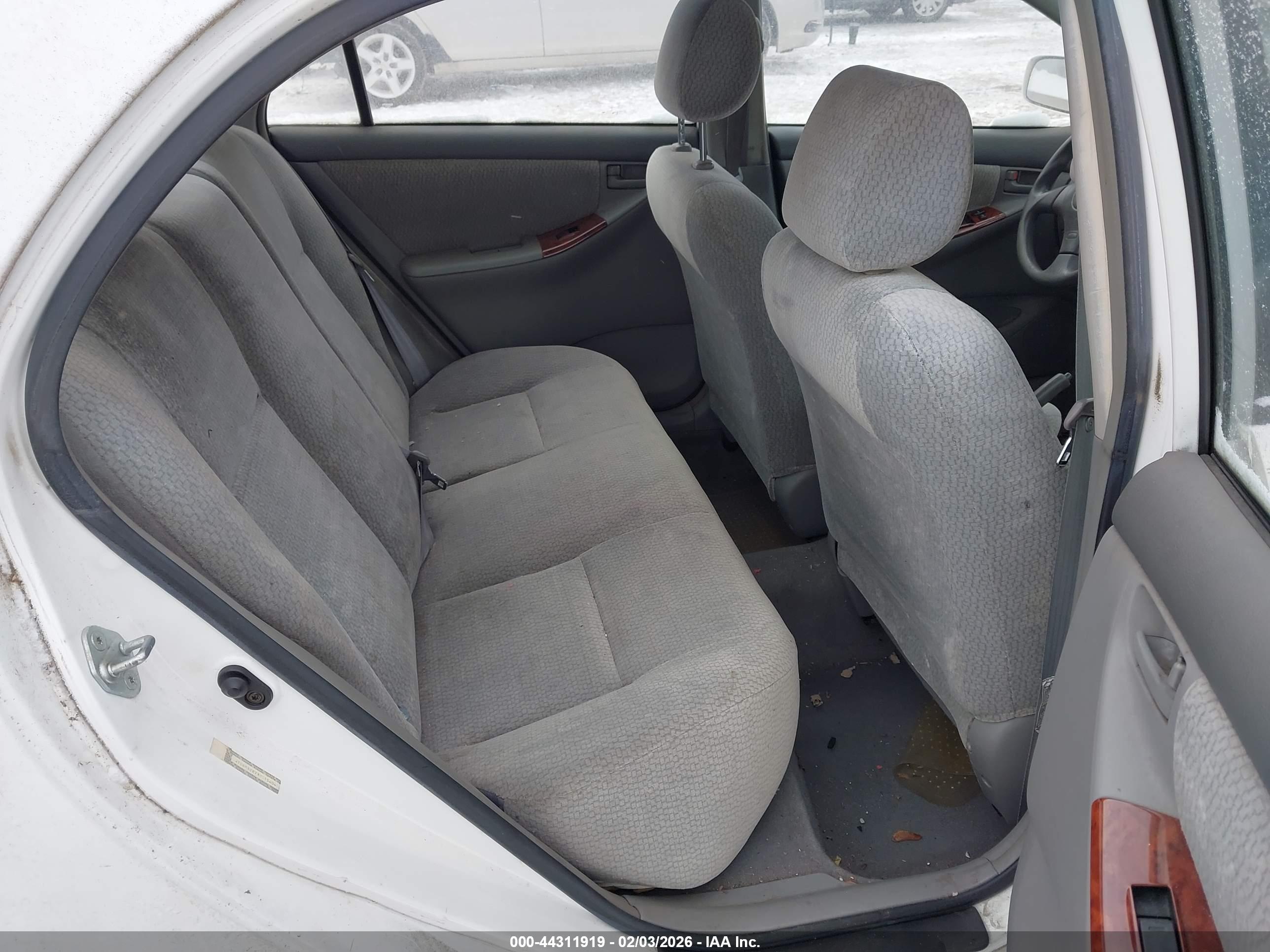 TOYOTA COROLLA image 8