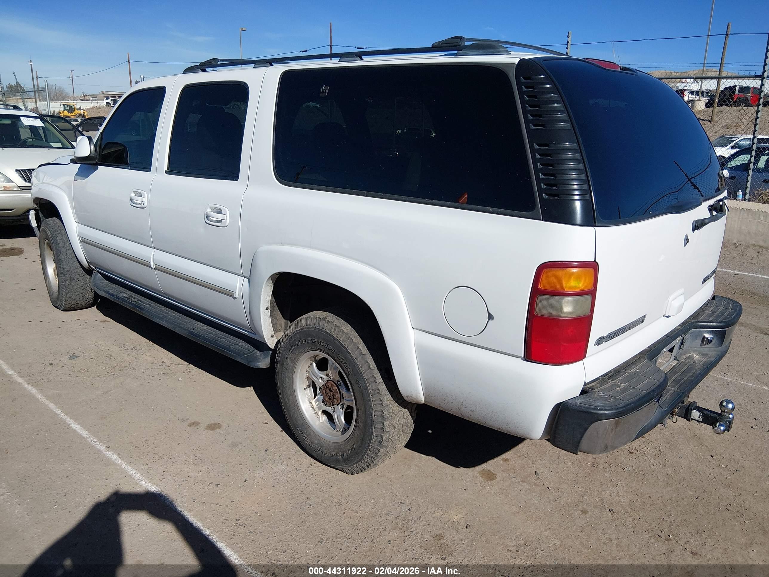 CHEVROLET SUBURBAN image 3