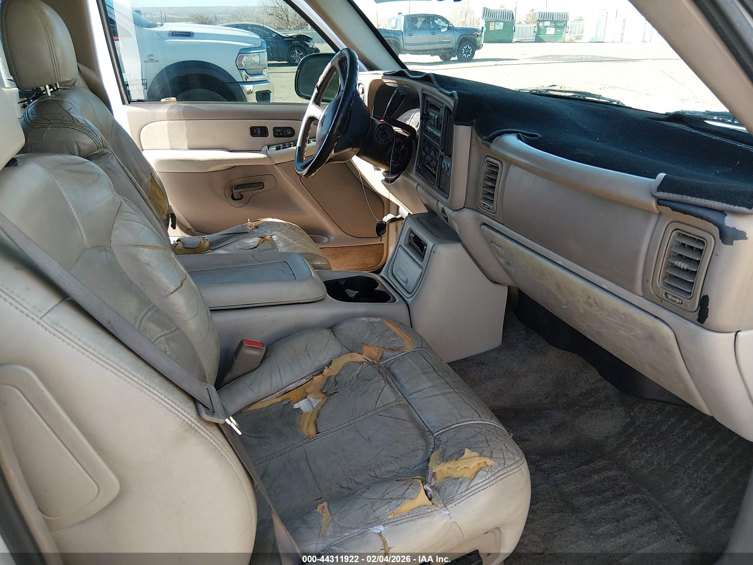 CHEVROLET SUBURBAN image 5