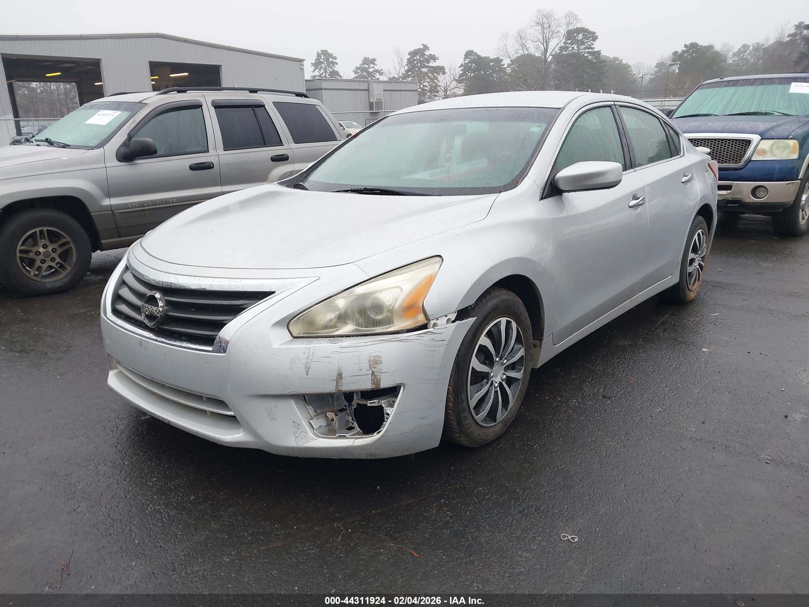 NISSAN ALTIMA image 2
