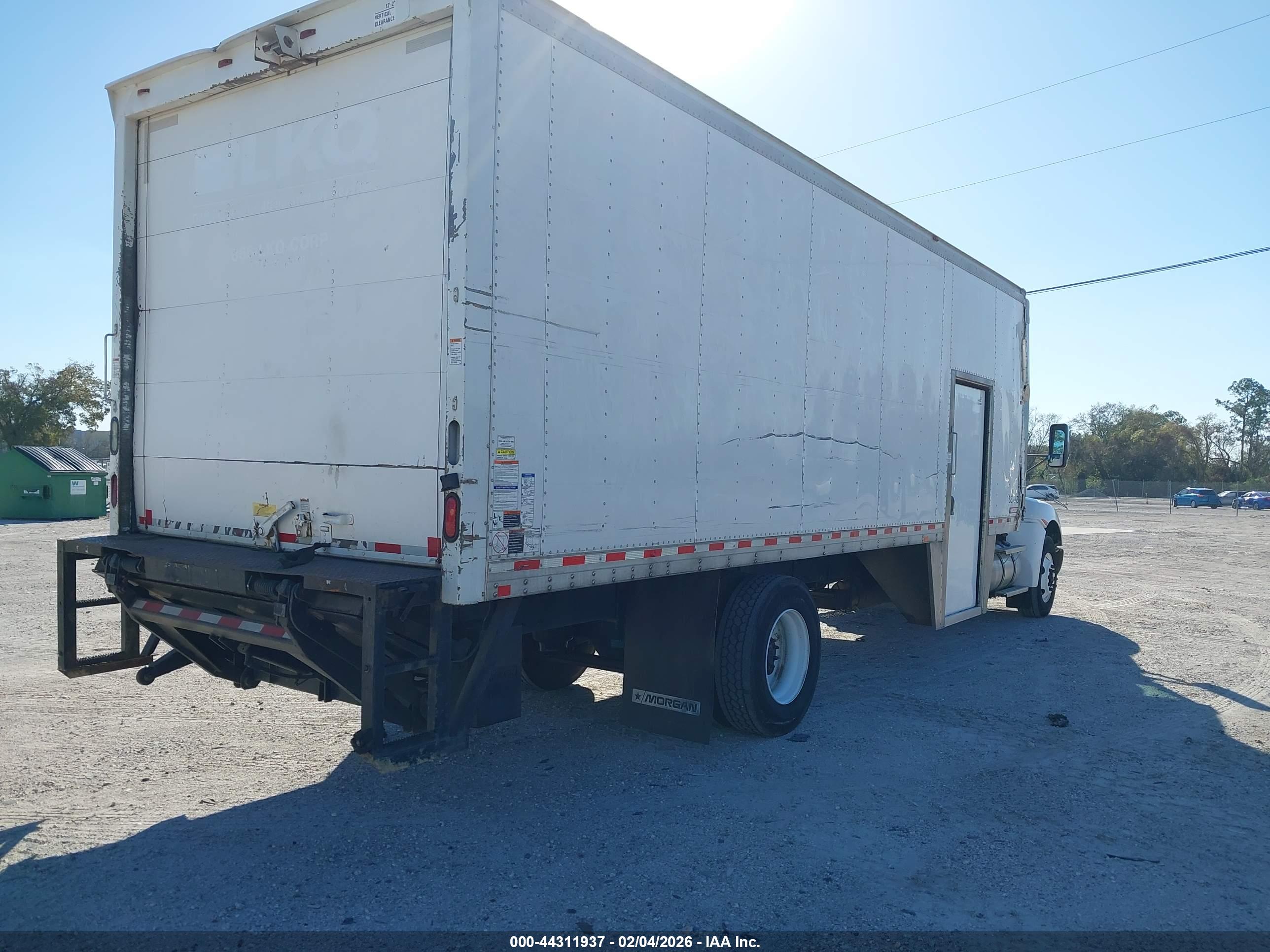 KENWORTH CONSTRUCTION image 4