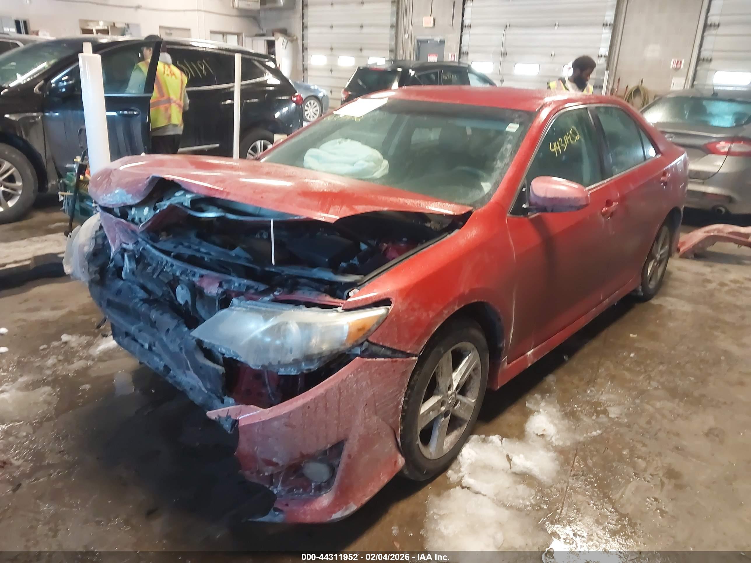 TOYOTA CAMRY image 2