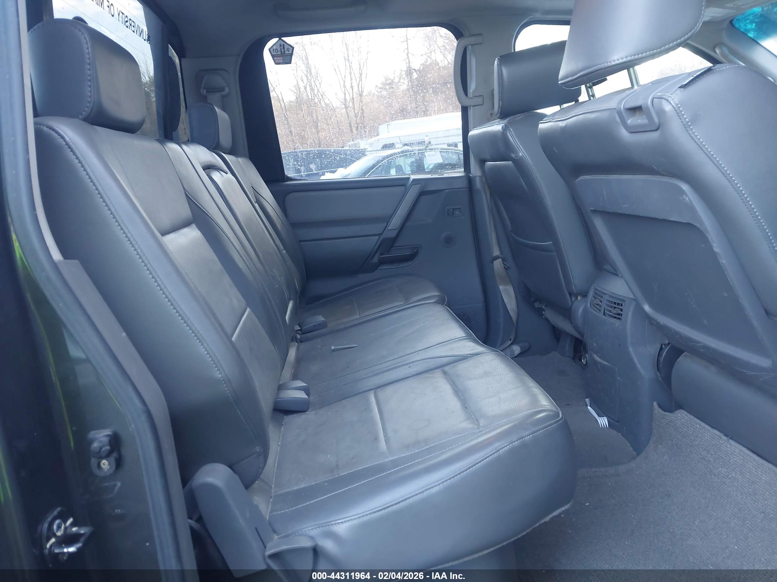 NISSAN TITAN image 8