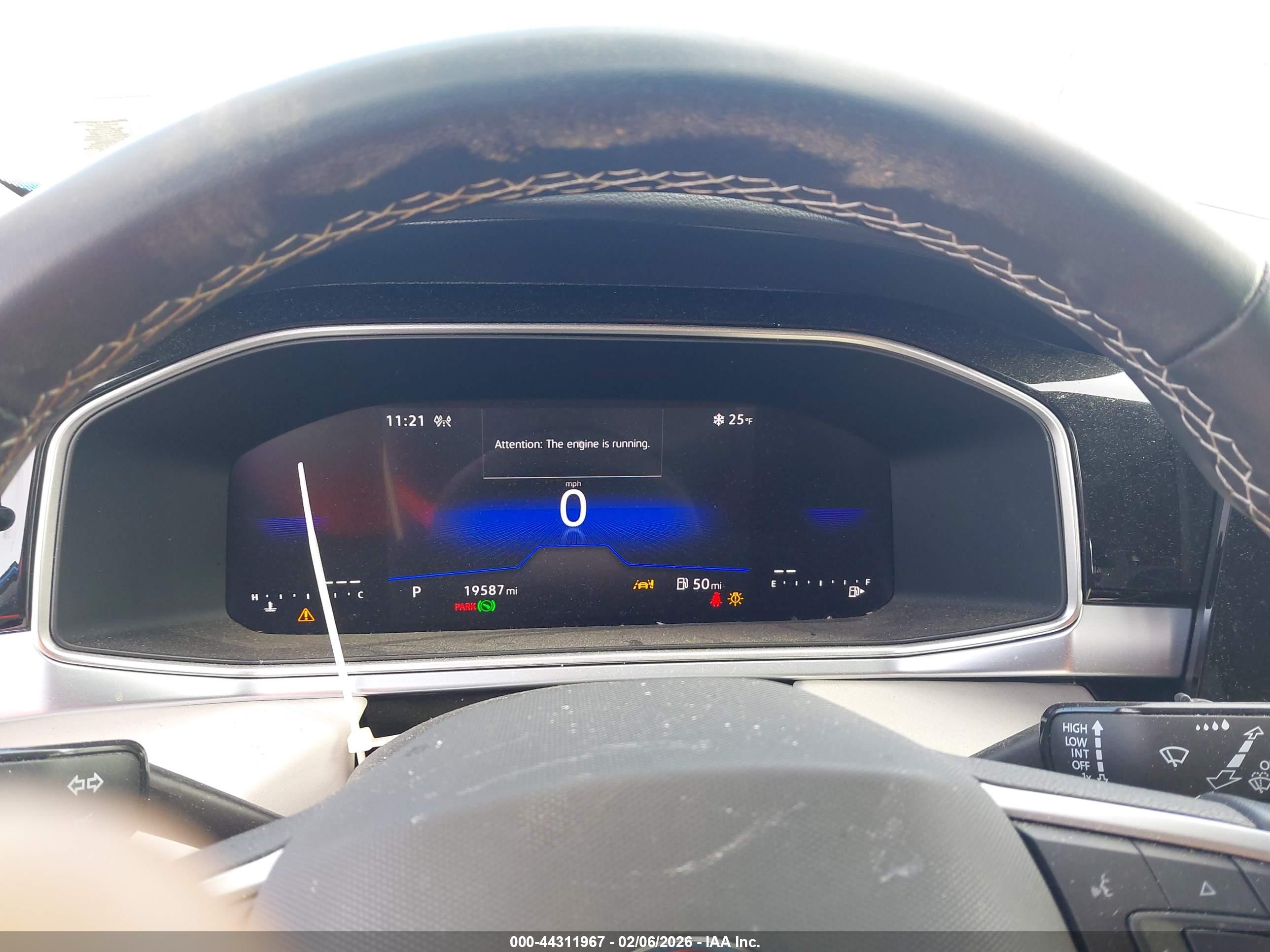 VOLKSWAGEN TAOS image 7