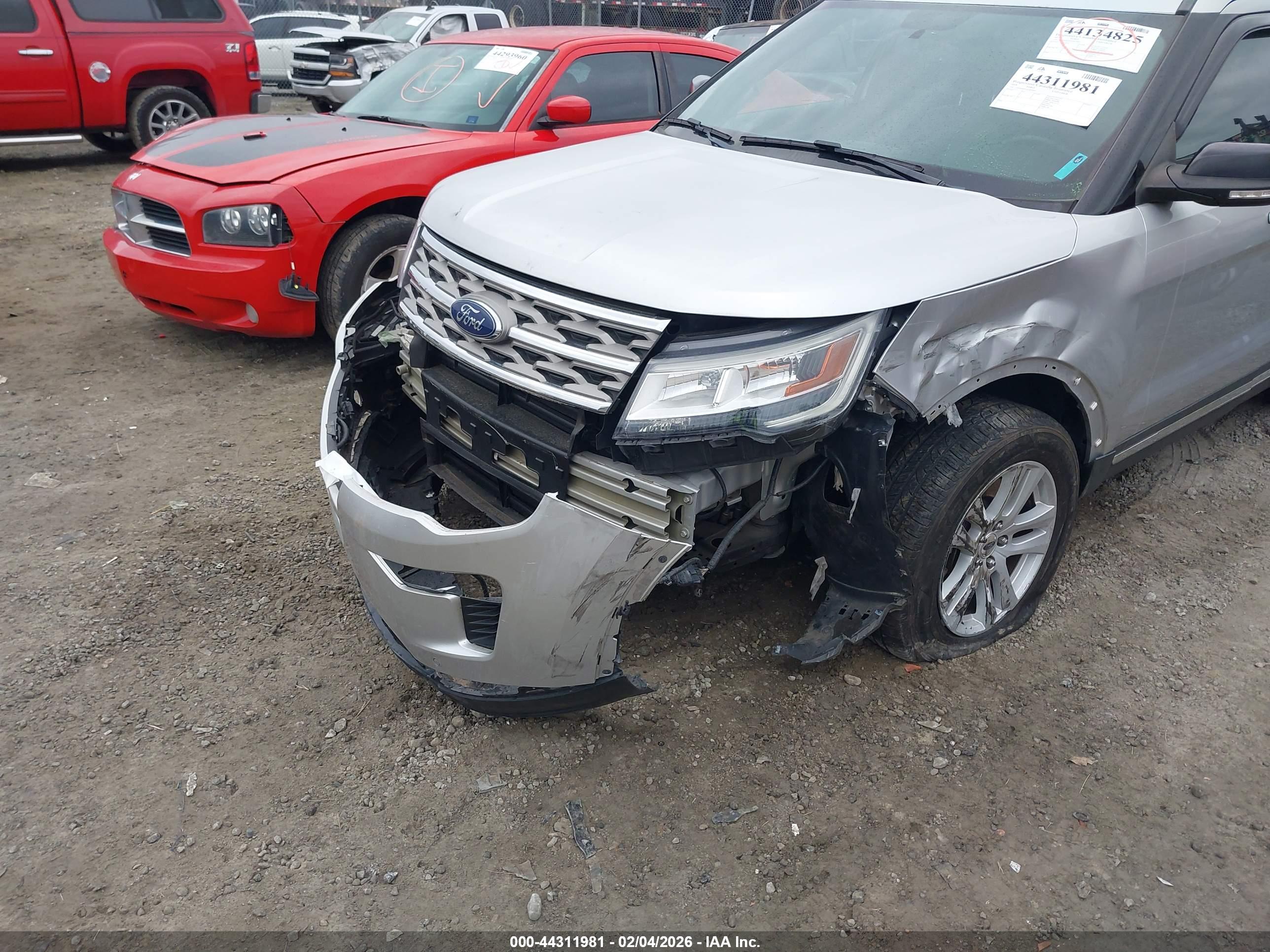 FORD EXPLORER image 6
