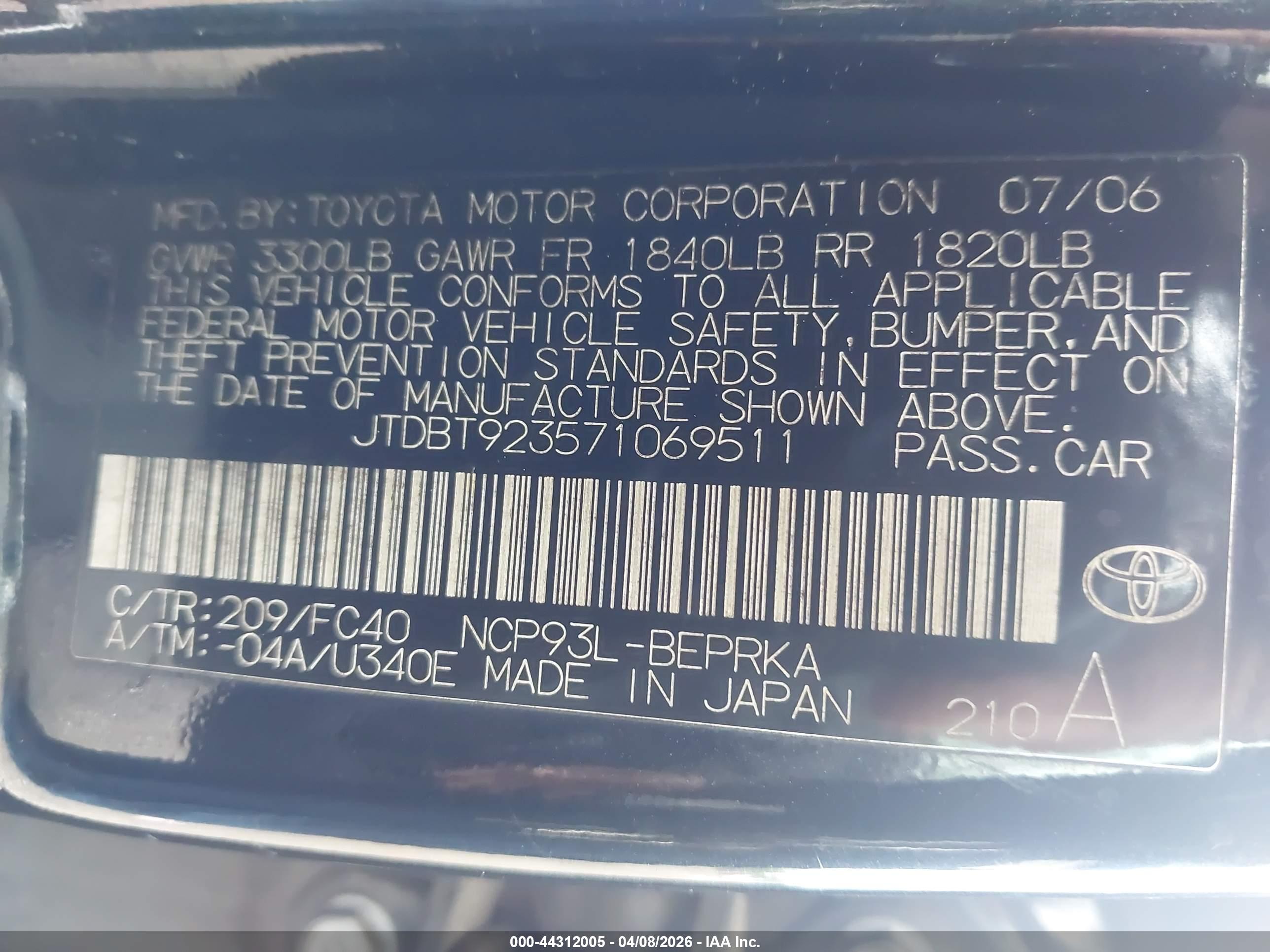 TOYOTA YARIS image 9