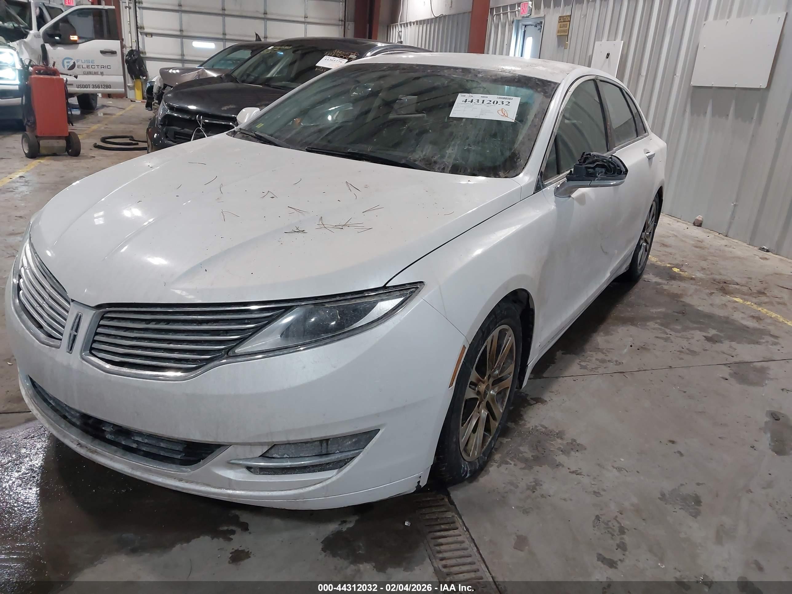 LINCOLN MKZ image 2
