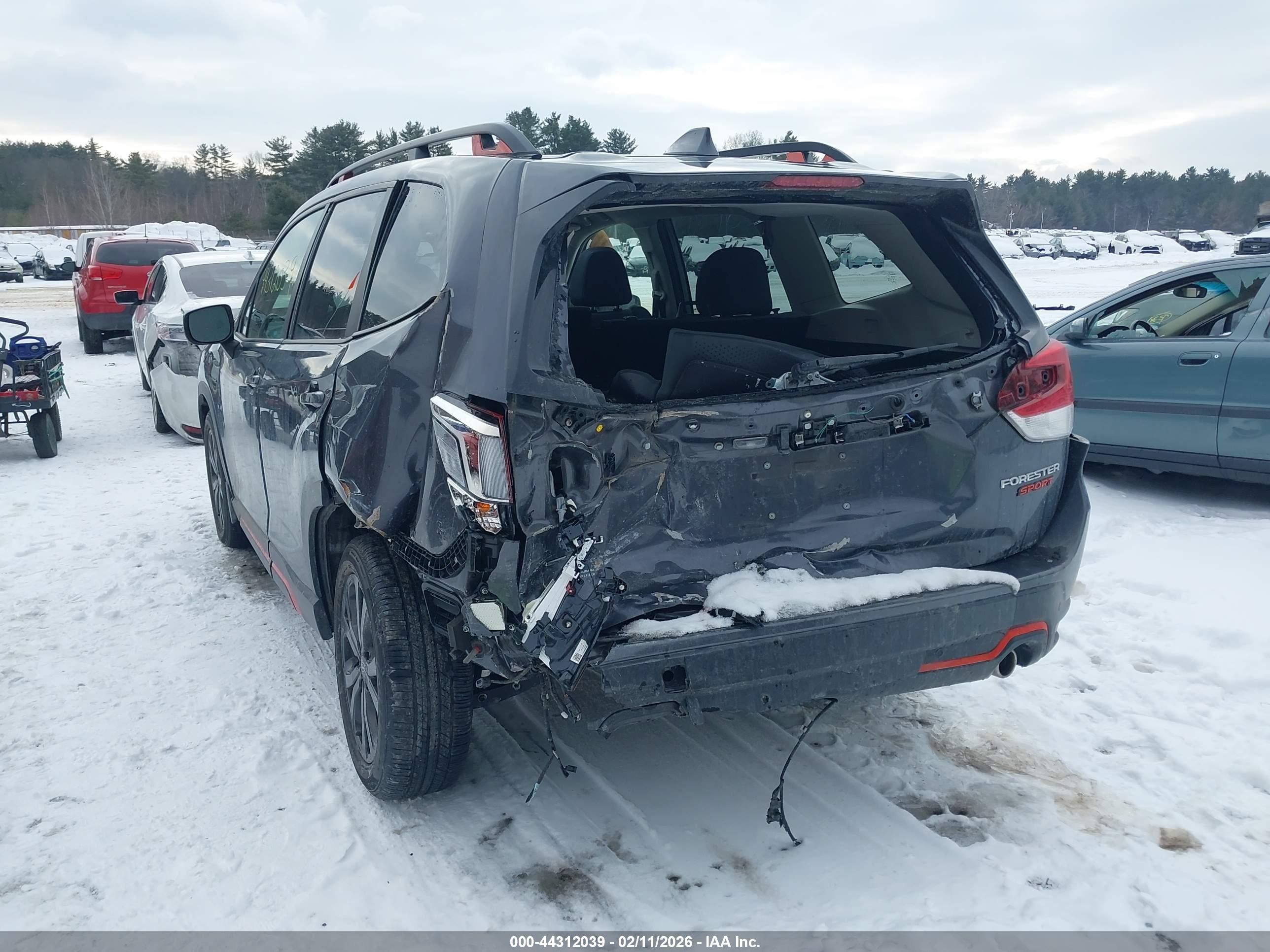 SUBARU FORESTER image 6