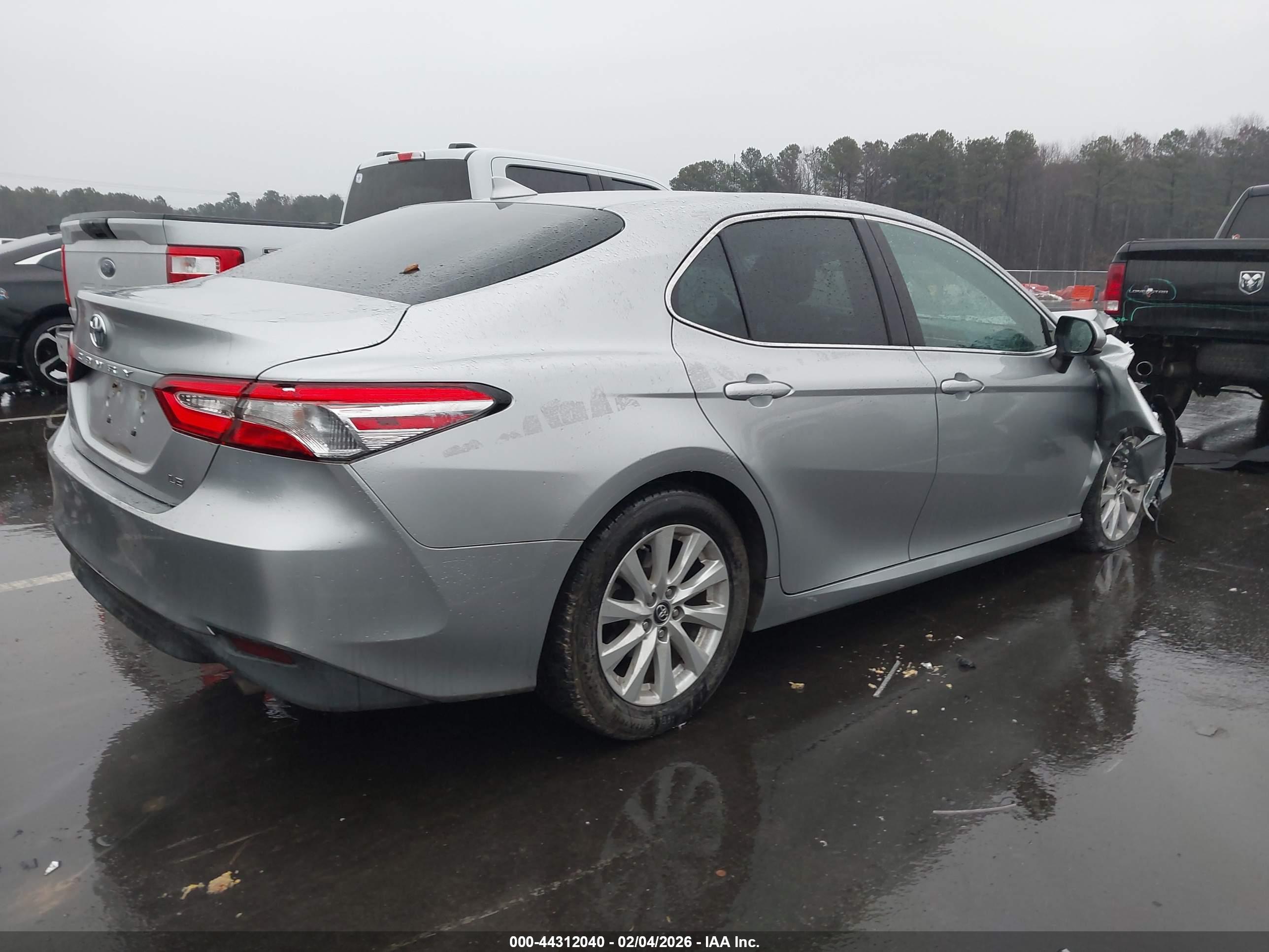 TOYOTA CAMRY image 4