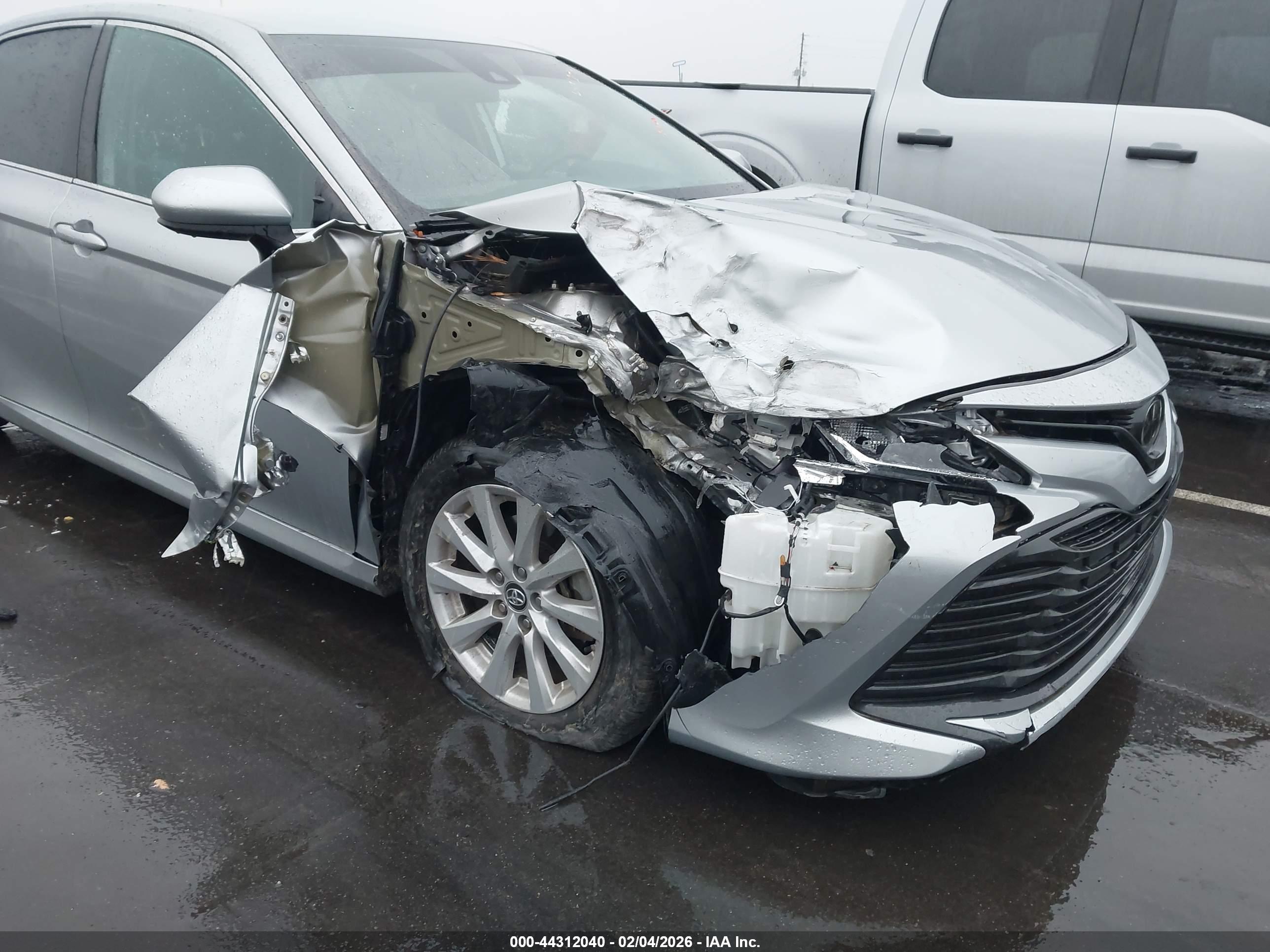 TOYOTA CAMRY image 6