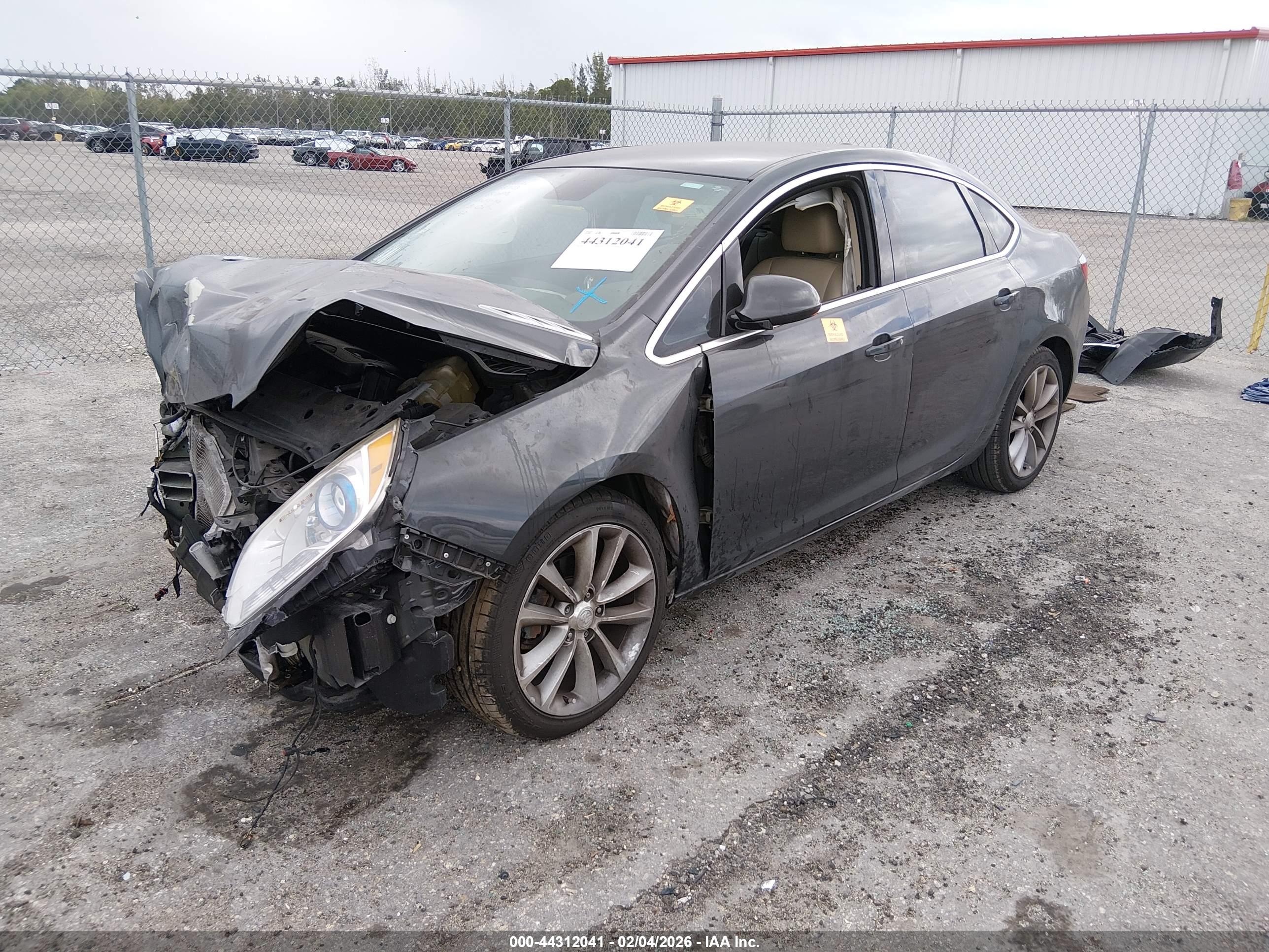 BUICK VERANO image 2
