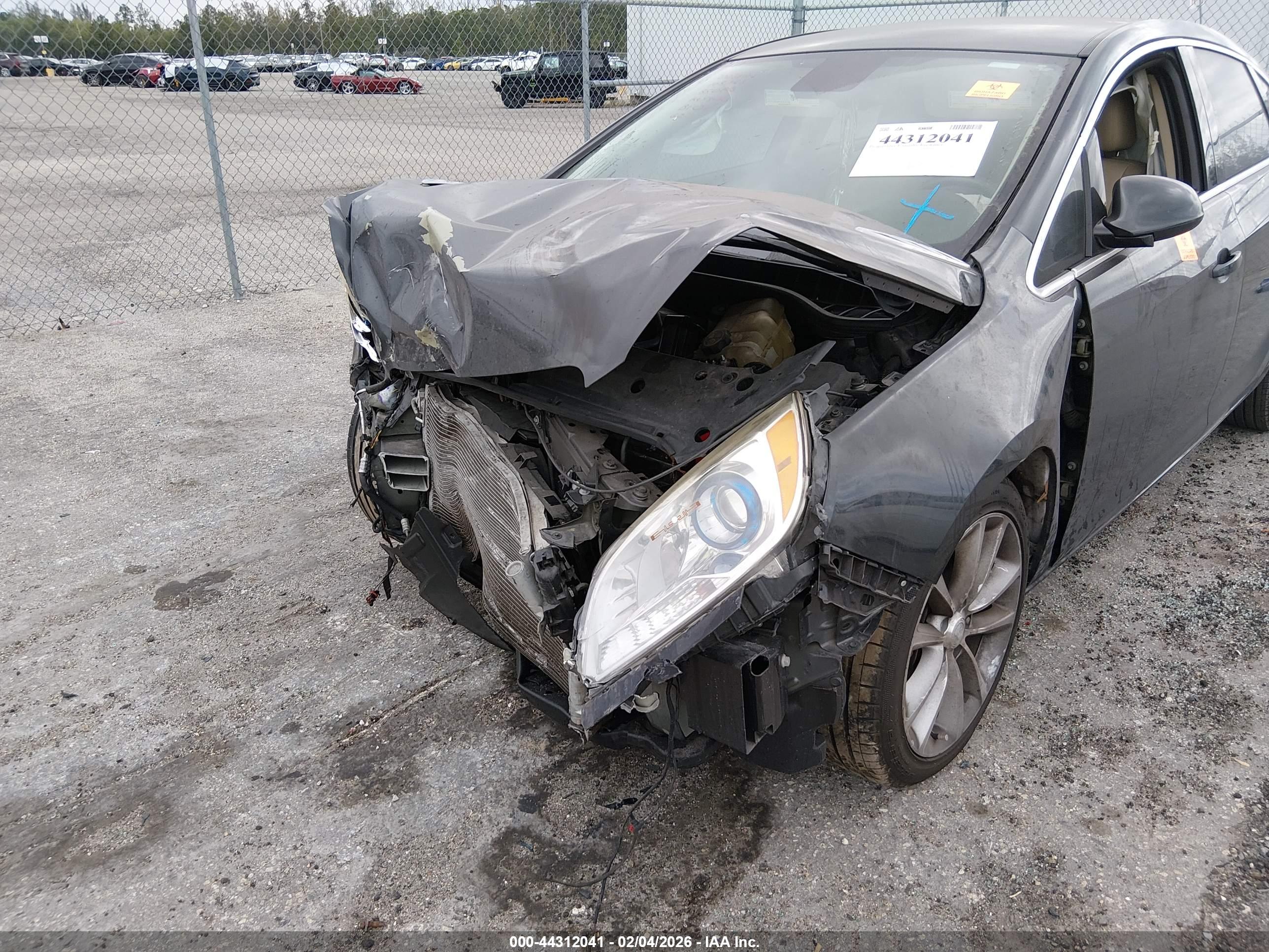 BUICK VERANO image 6