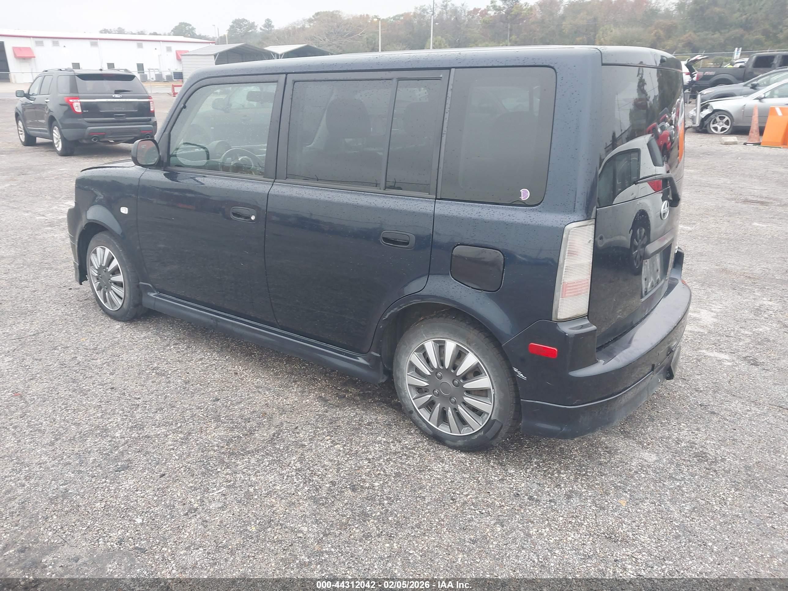 SCION XB image 3