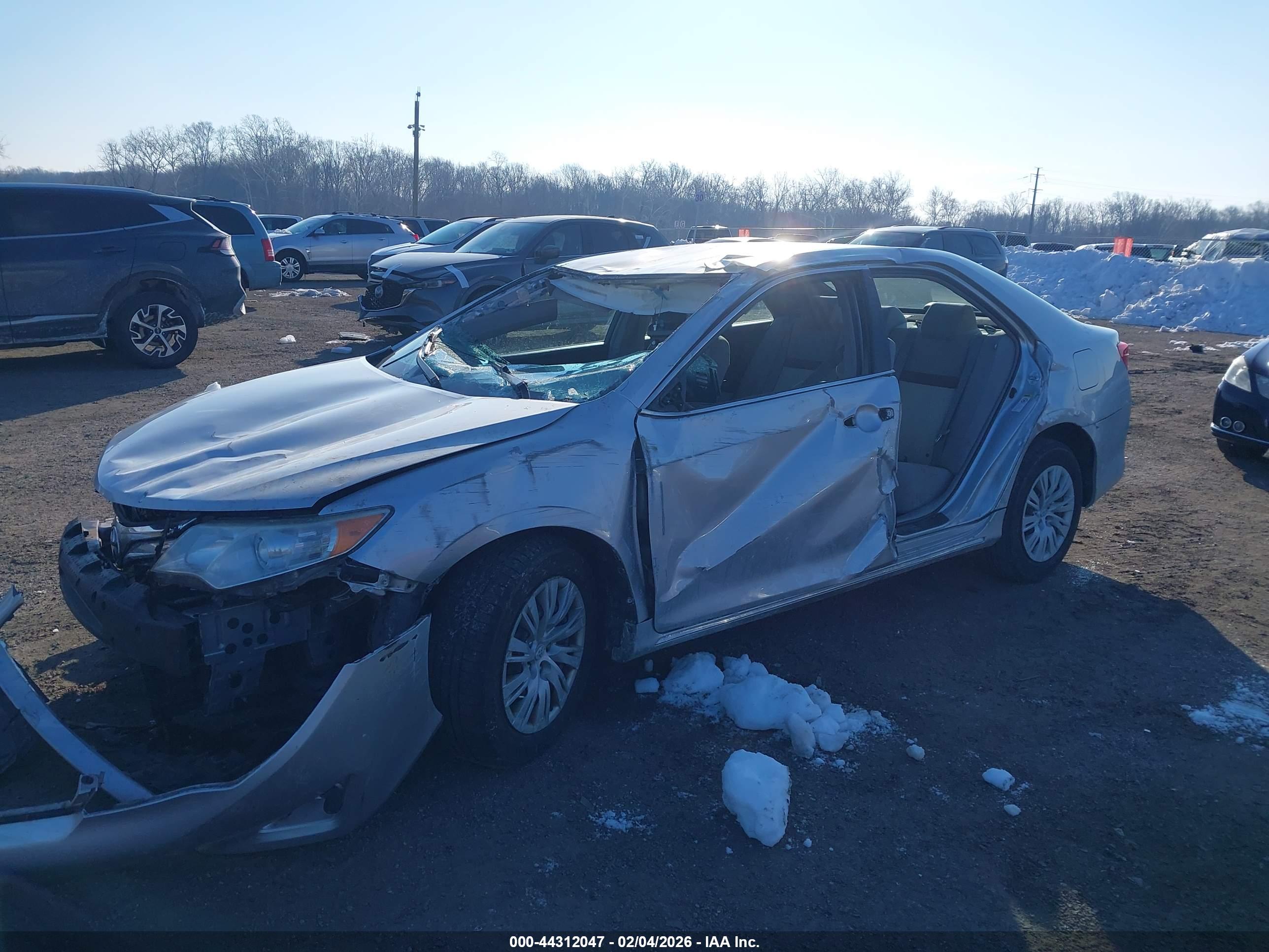 TOYOTA CAMRY image 2