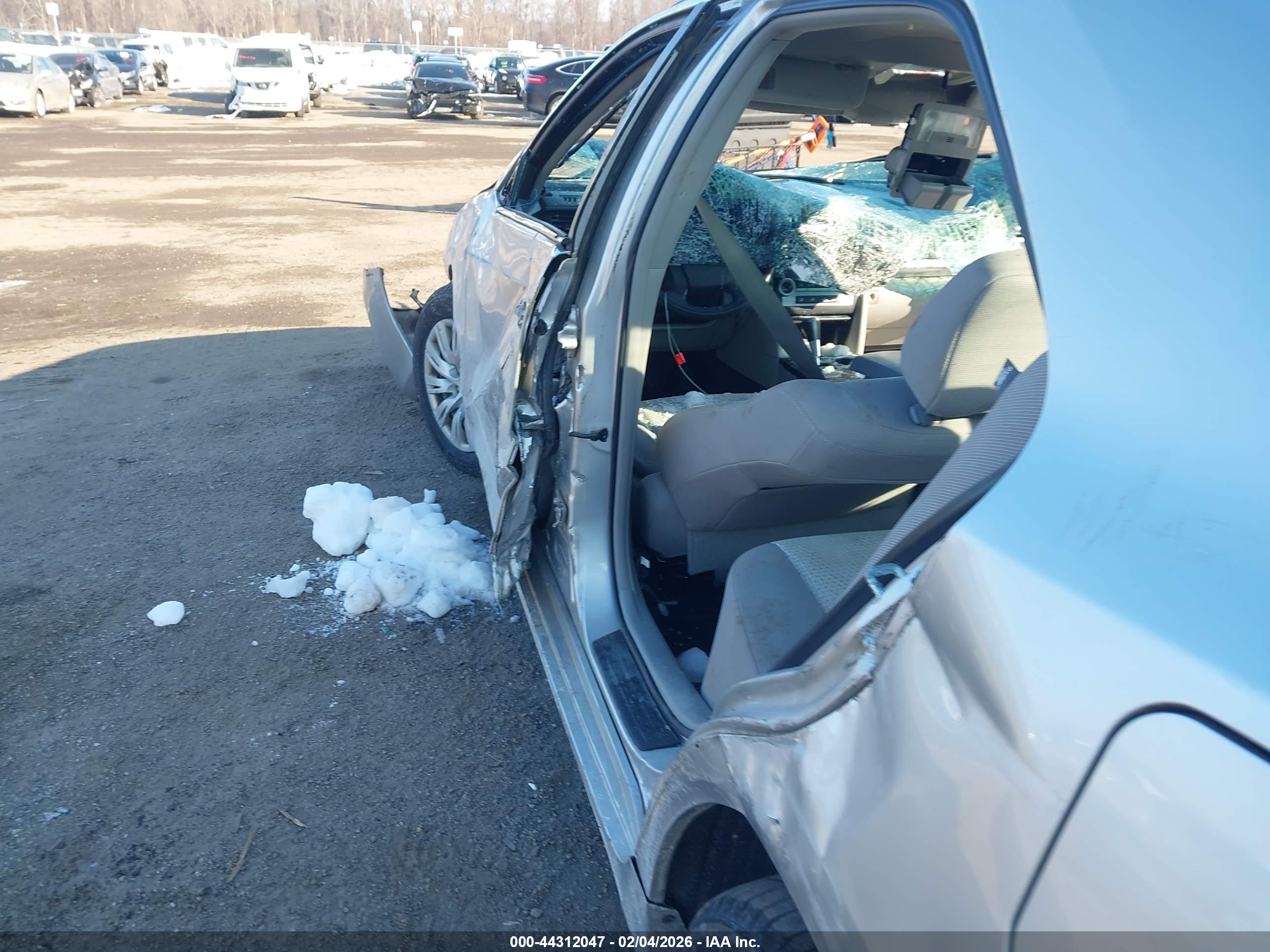 TOYOTA CAMRY image 6