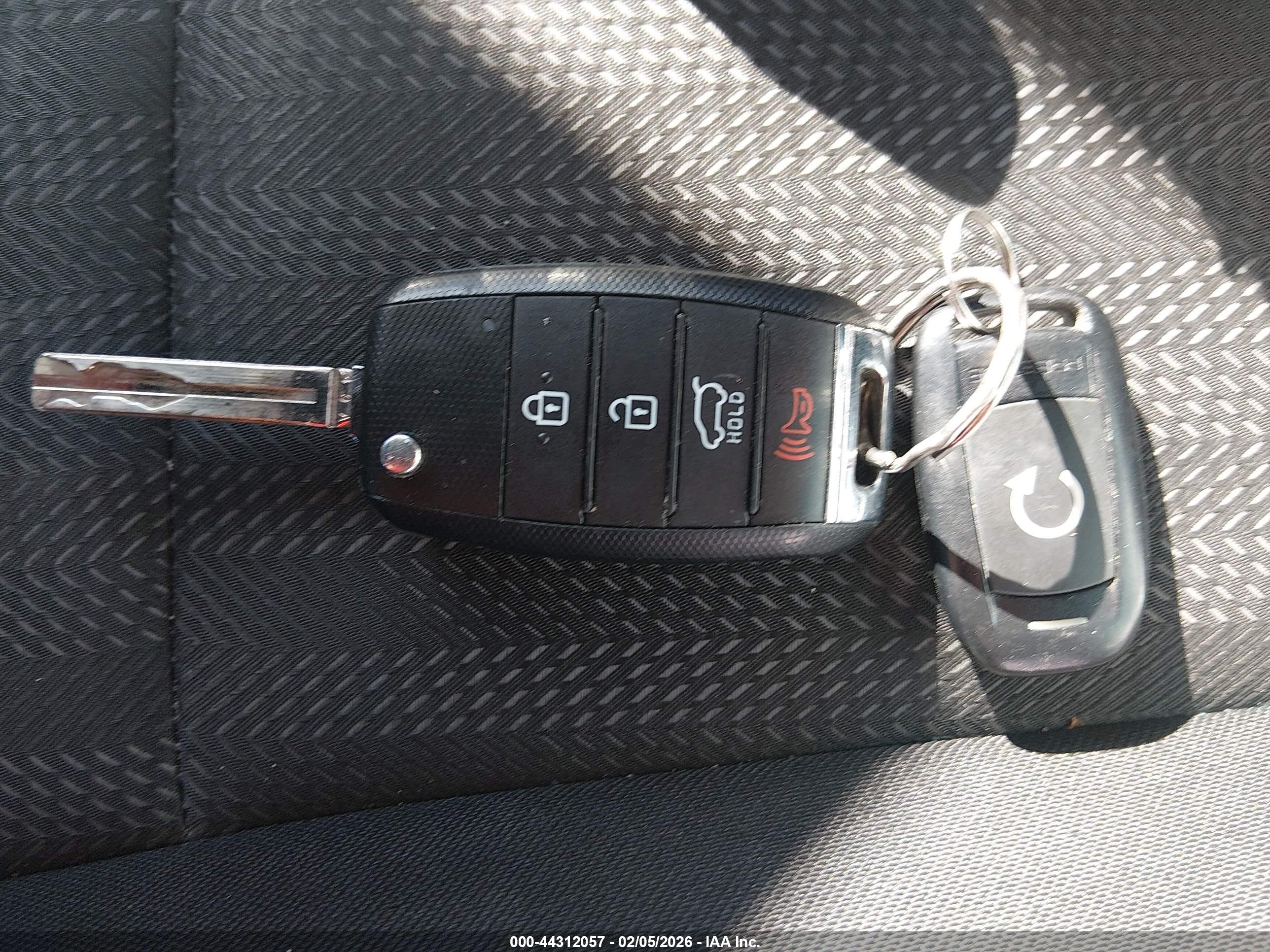 KIA SPORTAGE image 11