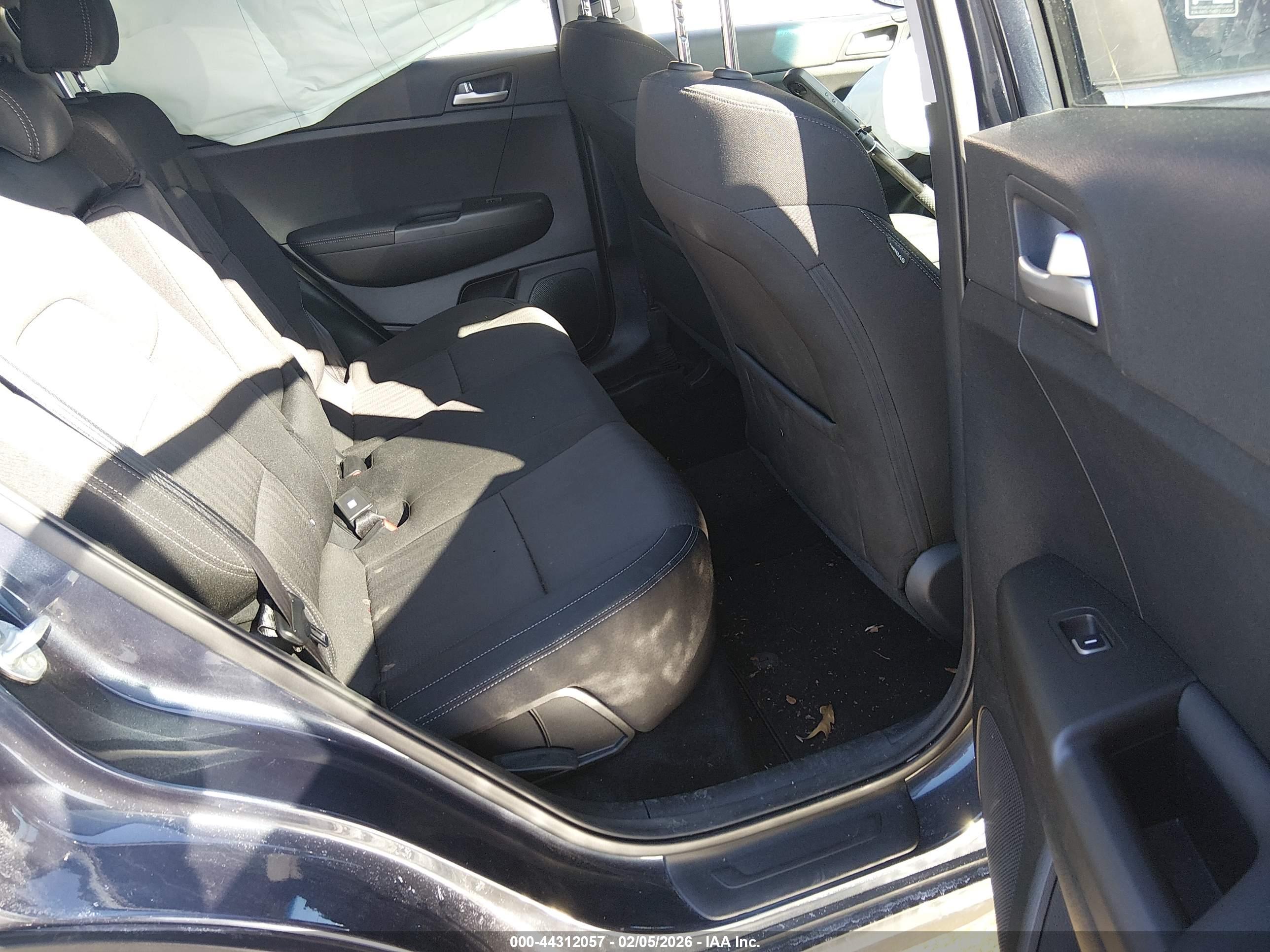 KIA SPORTAGE image 8