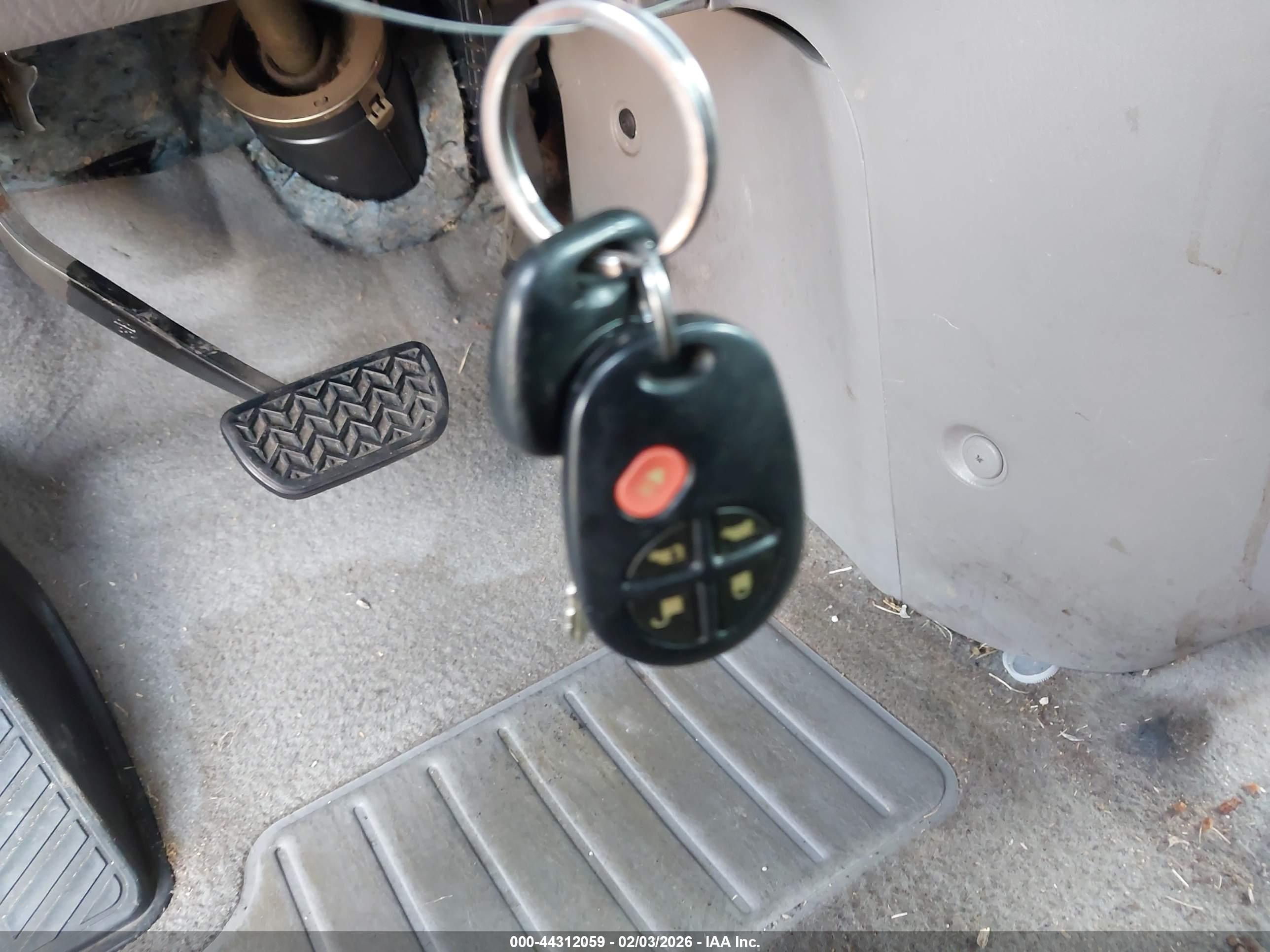 TOYOTA SIENNA image 11