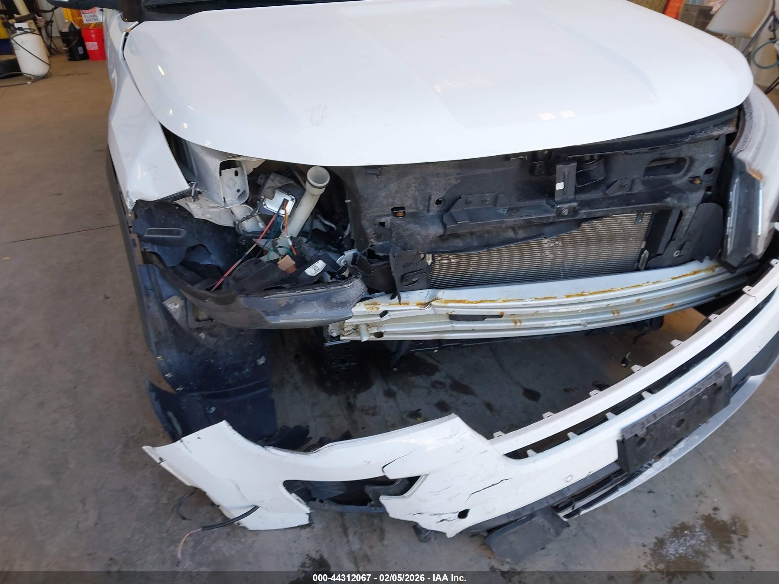 FORD EXPLORER image 6