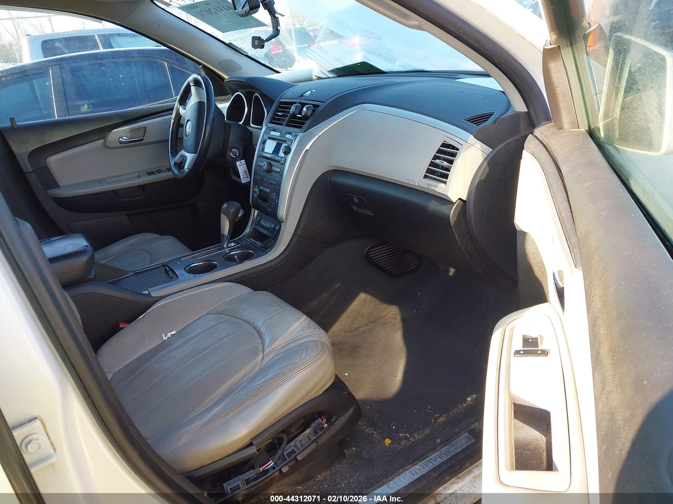 CHEVROLET TRAVERSE image 5