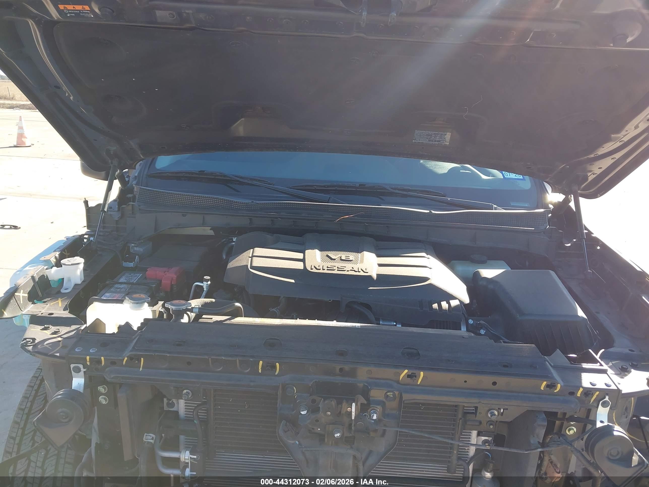 NISSAN TITAN image 10