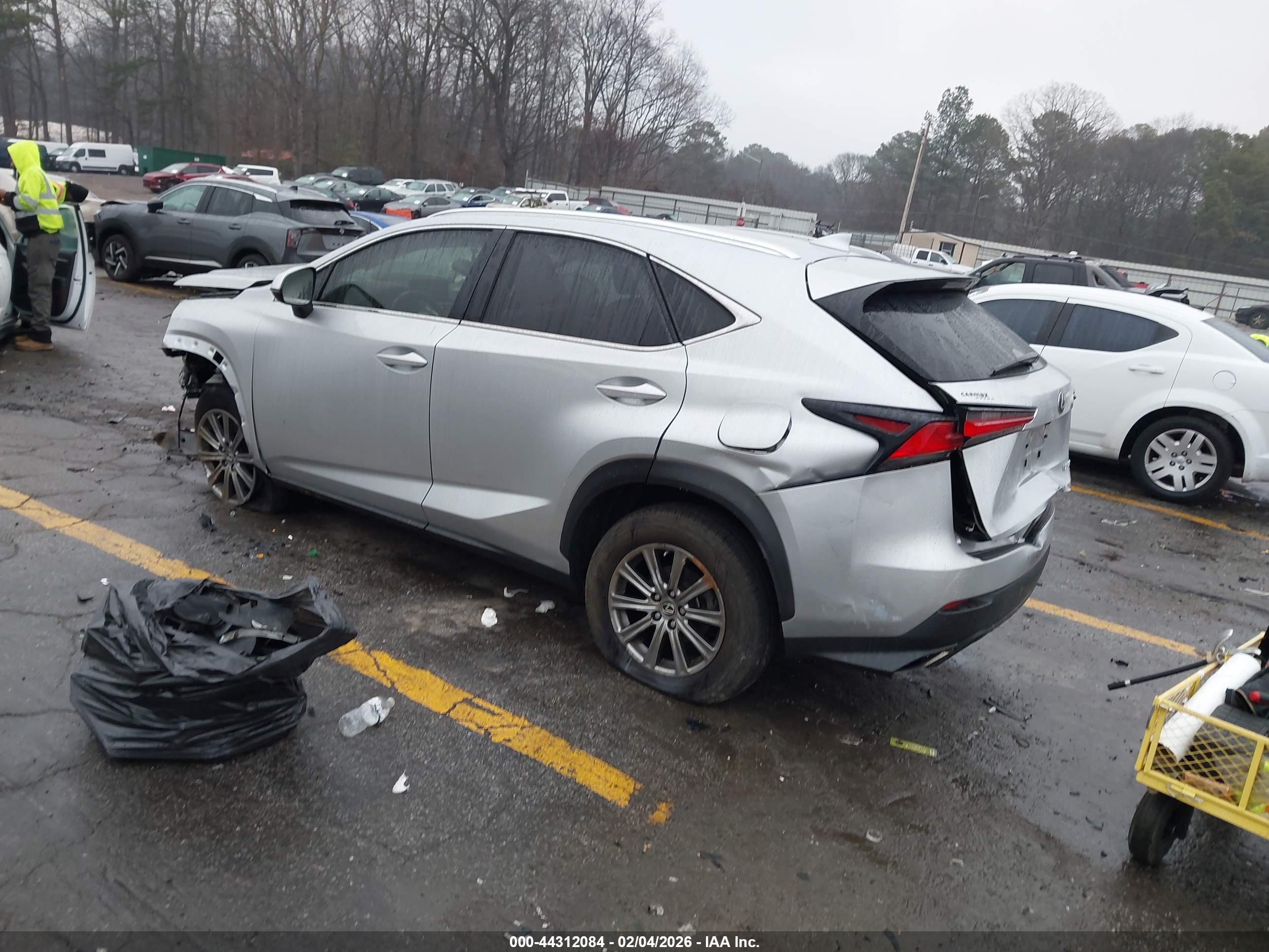 LEXUS NX image 3
