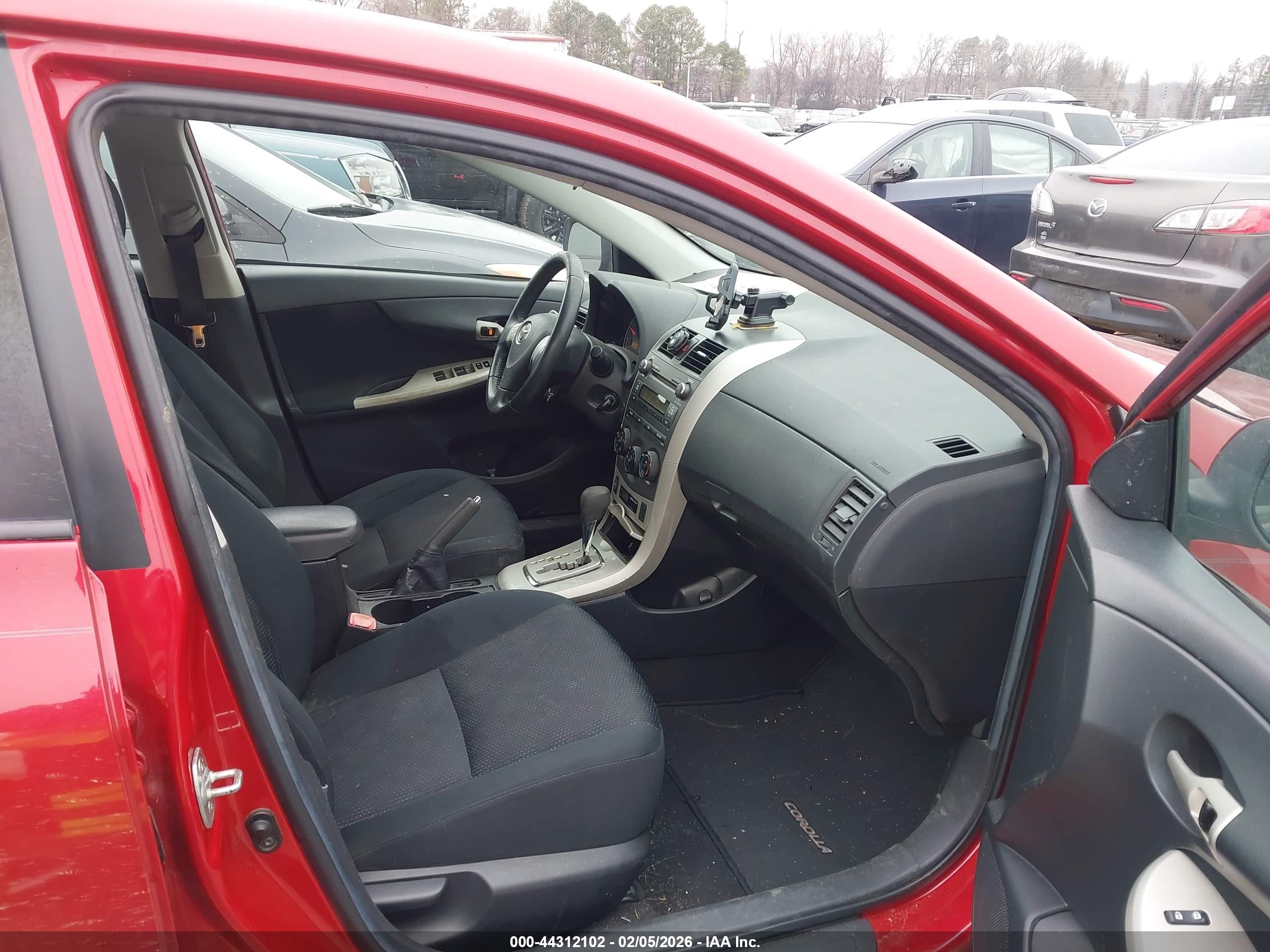 TOYOTA COROLLA image 5