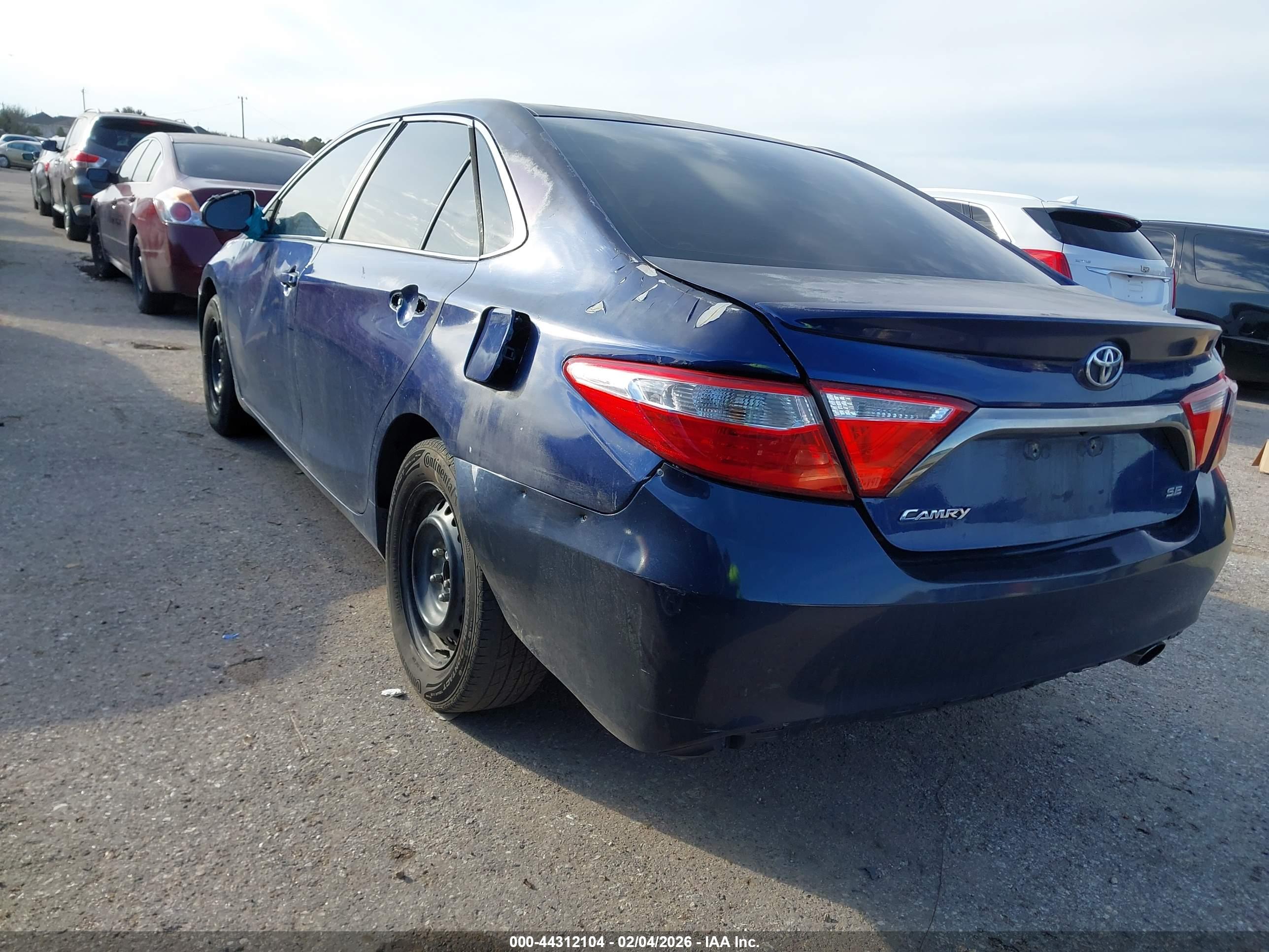TOYOTA CAMRY image 3