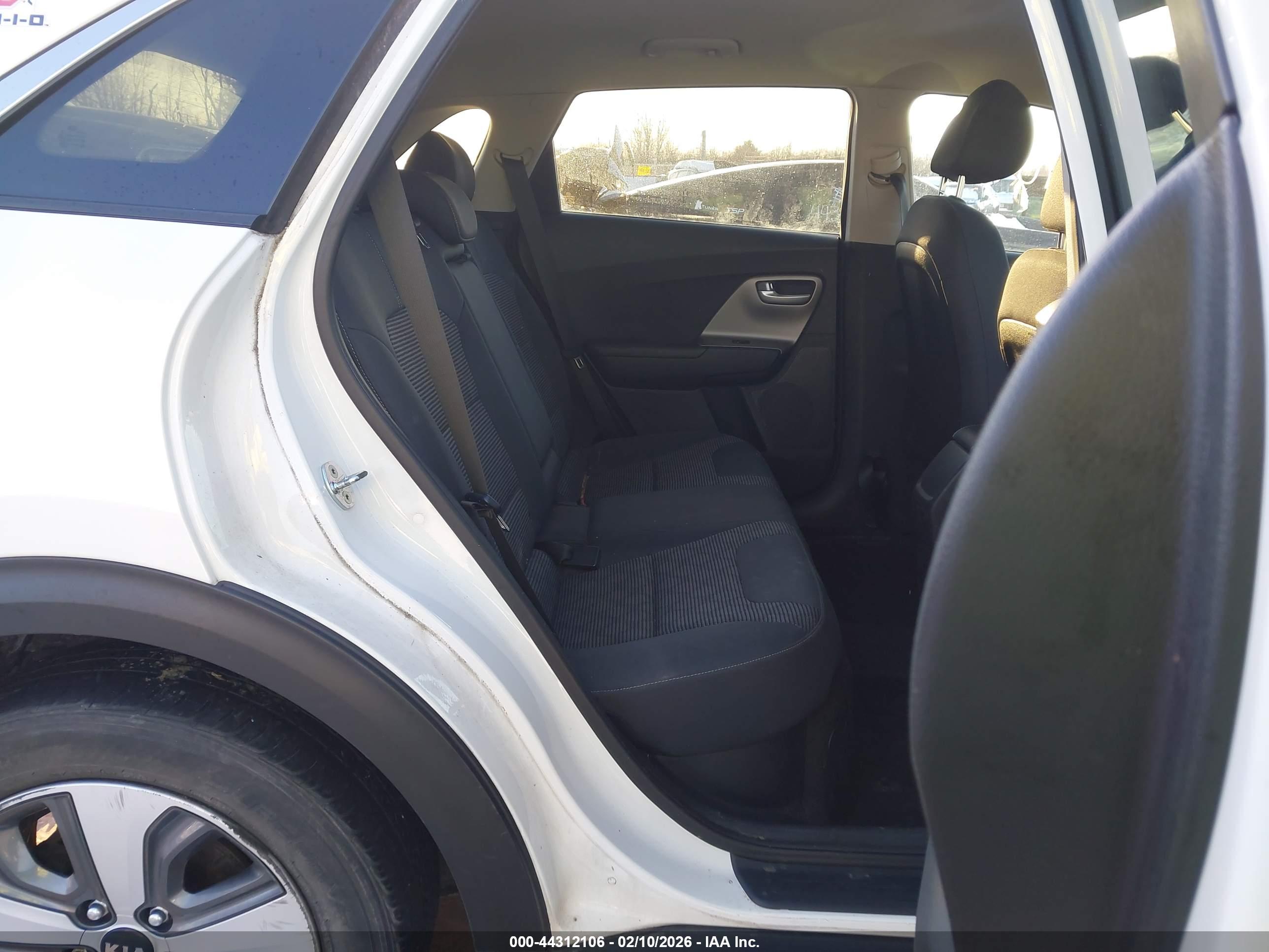 KIA NIRO image 8
