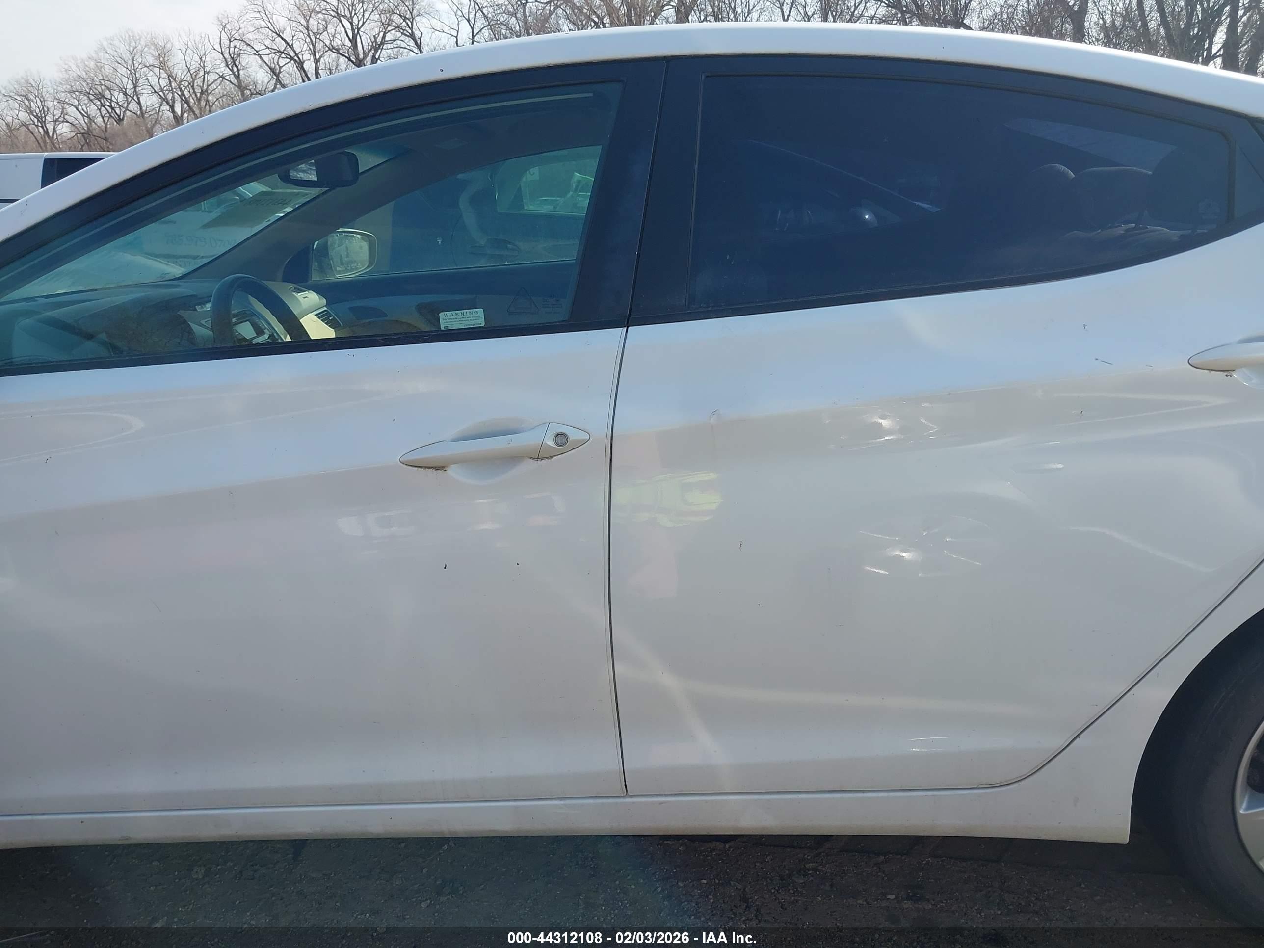 HYUNDAI ELANTRA image 6