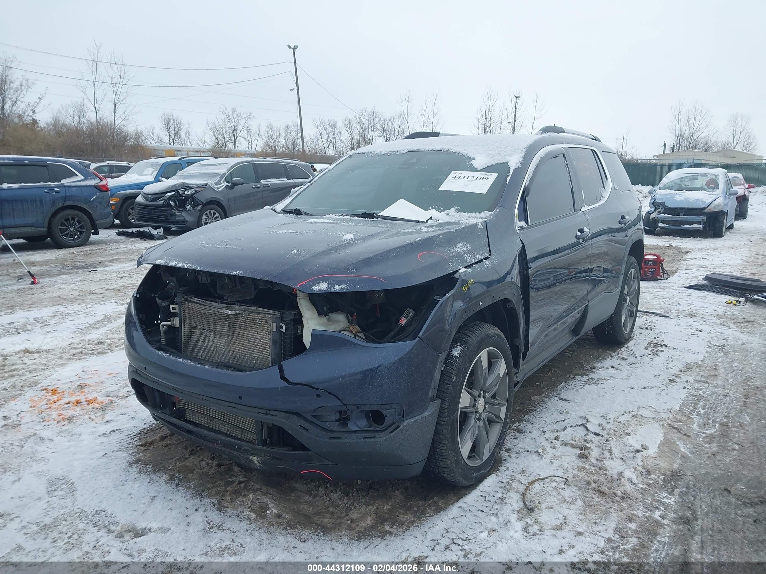 GMC ACADIA image 2