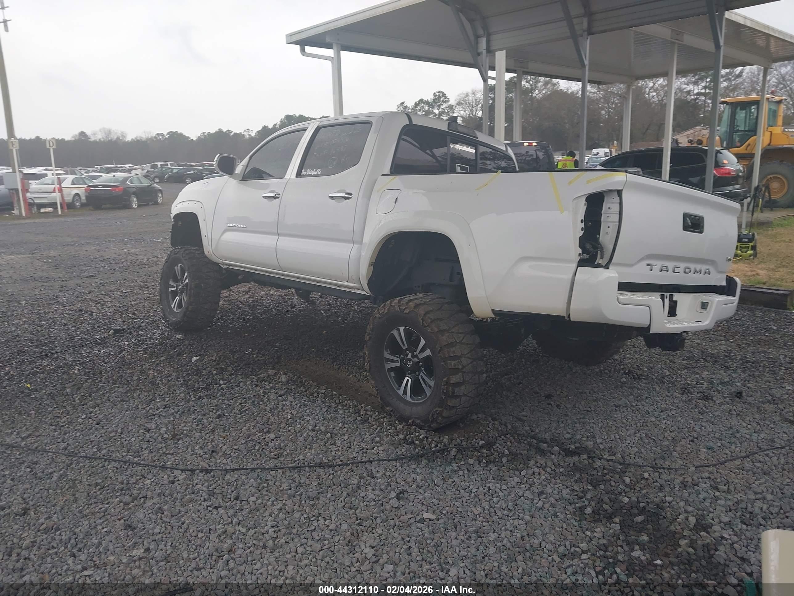 TOYOTA TACOMA image 3
