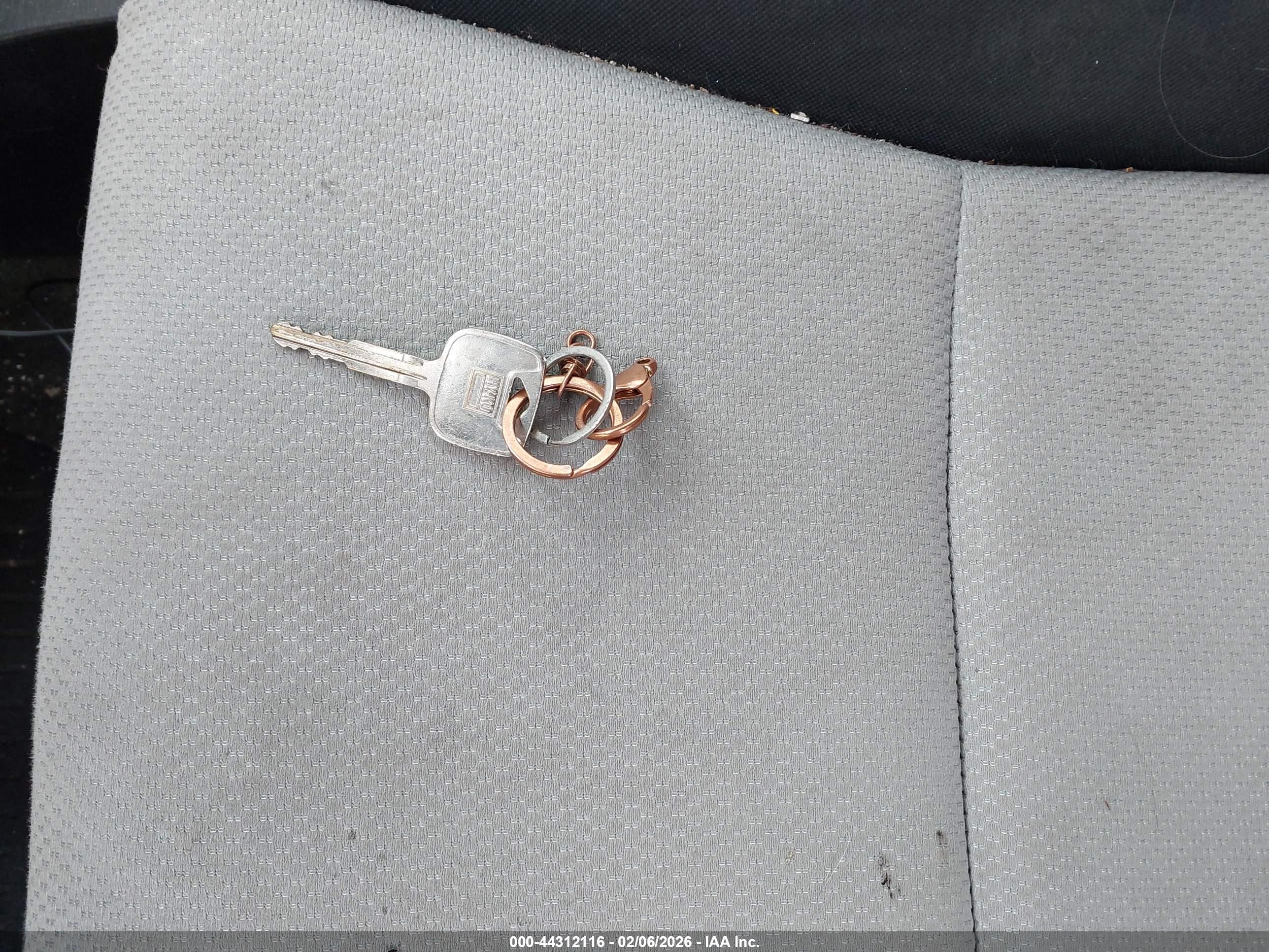 TOYOTA YARIS image 11