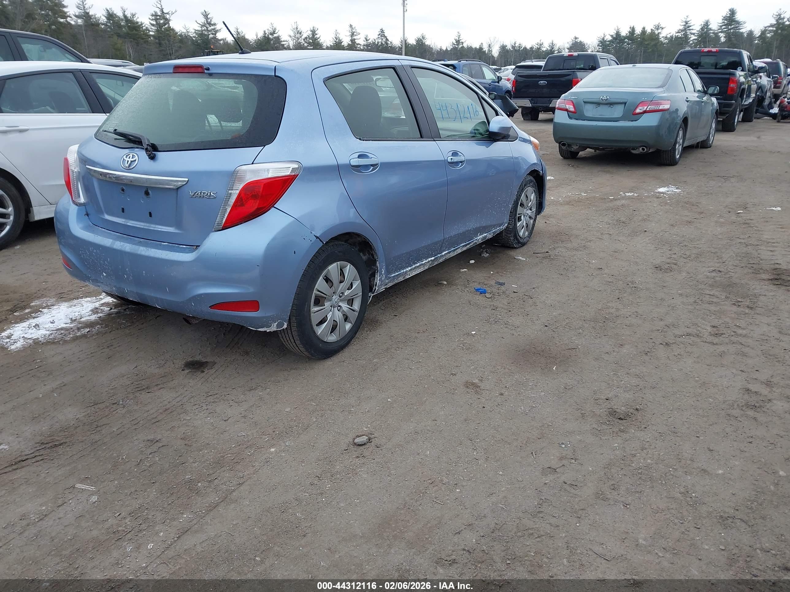 TOYOTA YARIS image 4