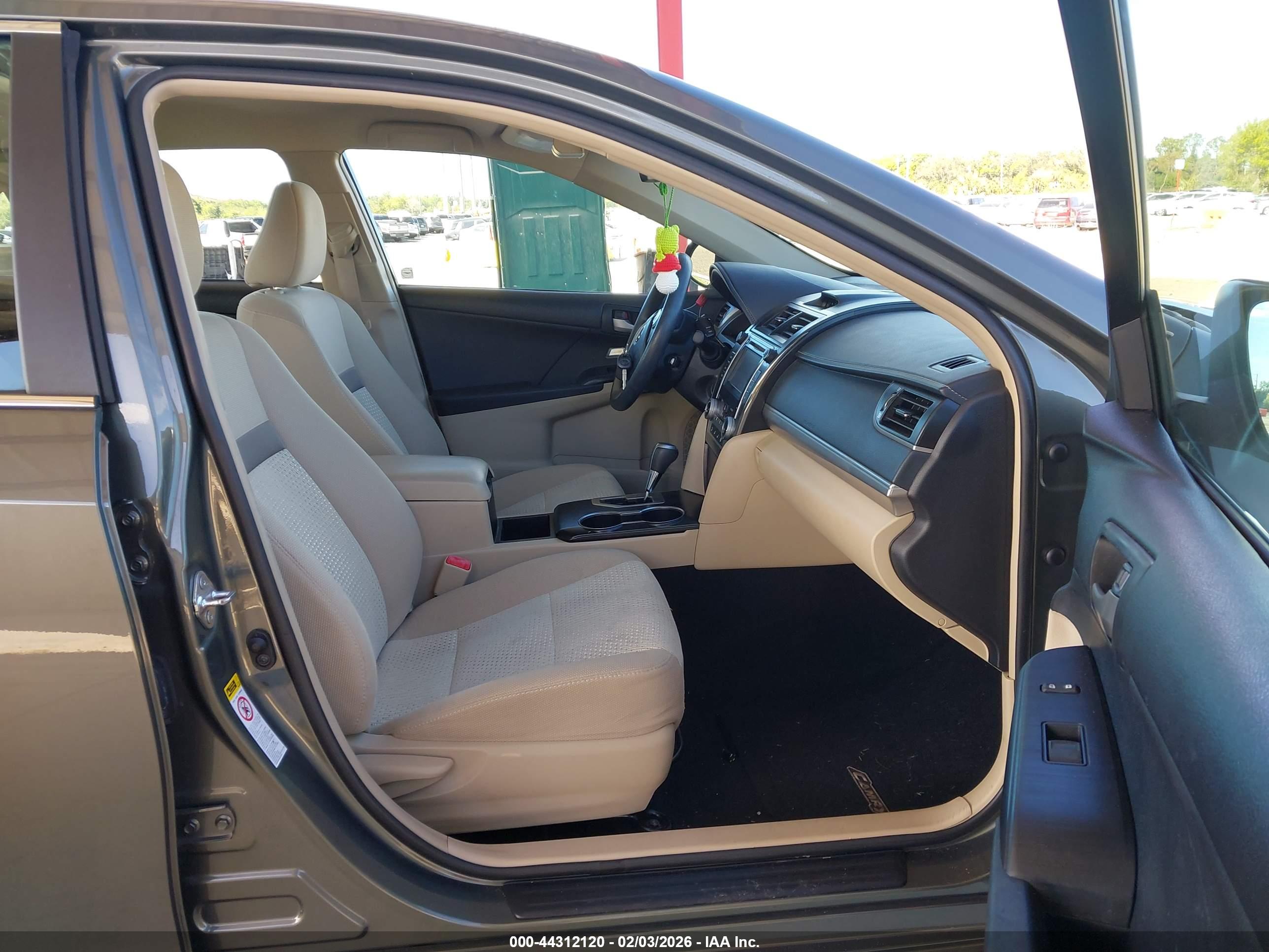 TOYOTA CAMRY image 5