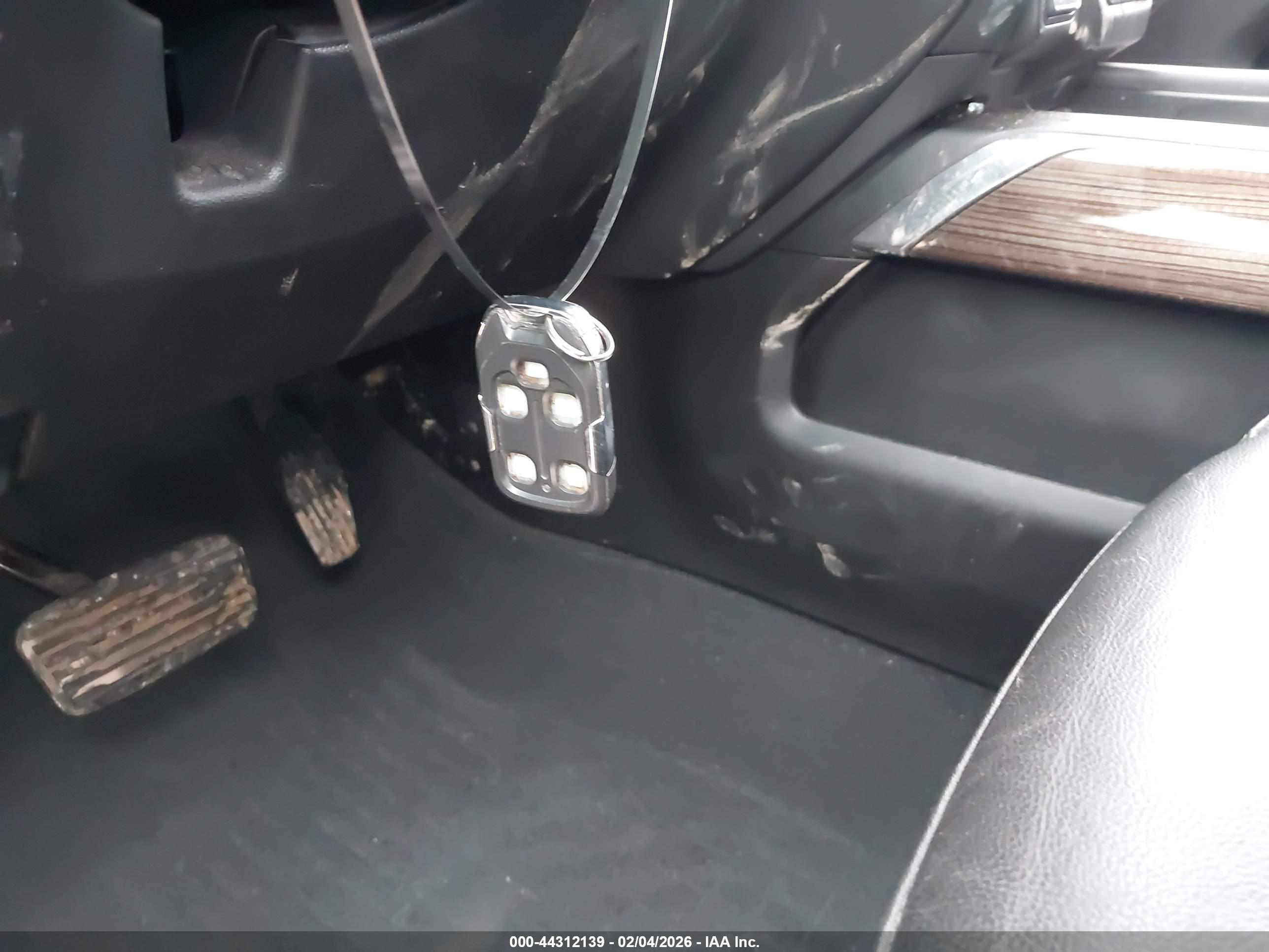 CHEVROLET SILVERADO image 11