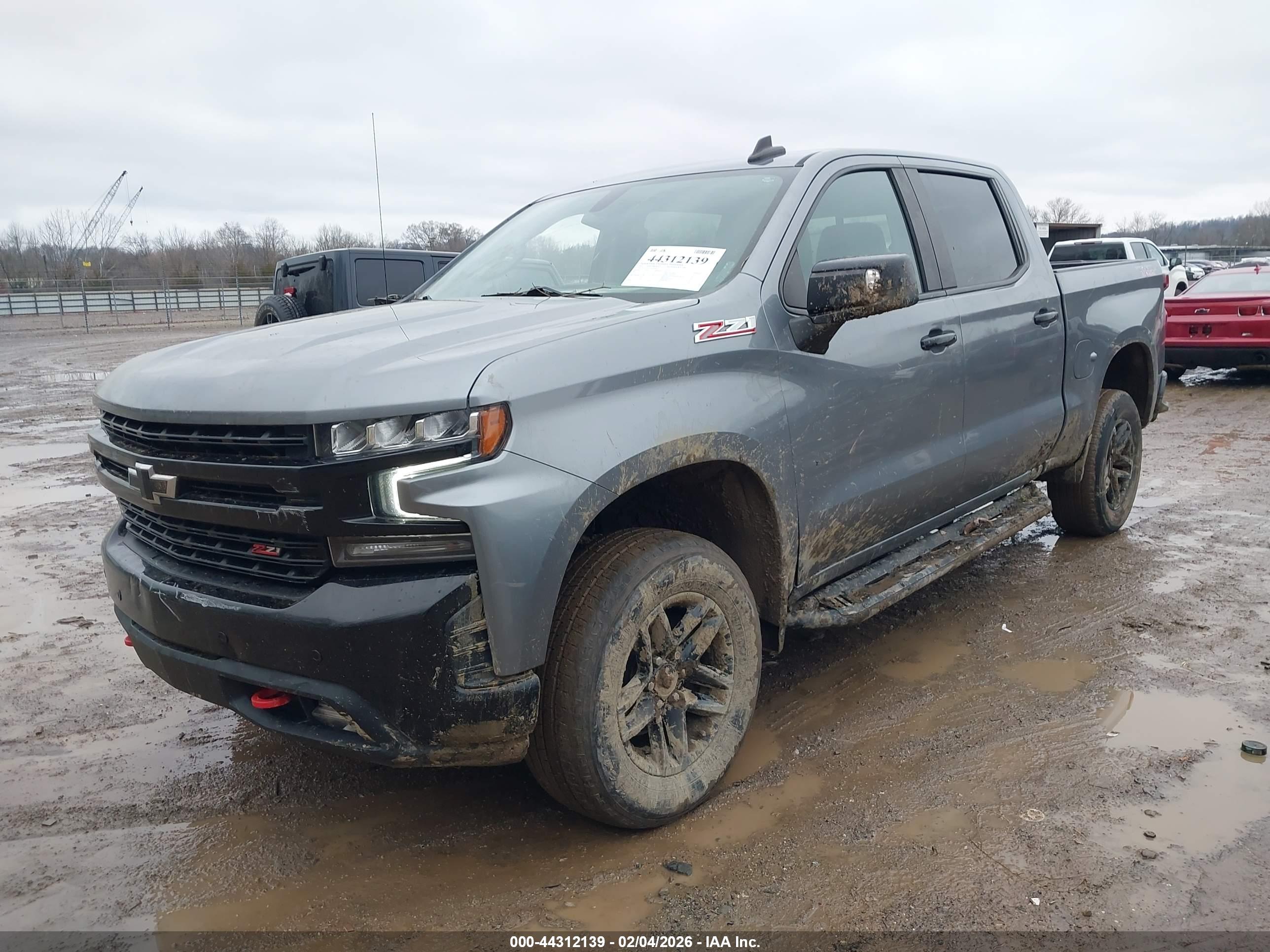 CHEVROLET SILVERADO image 2