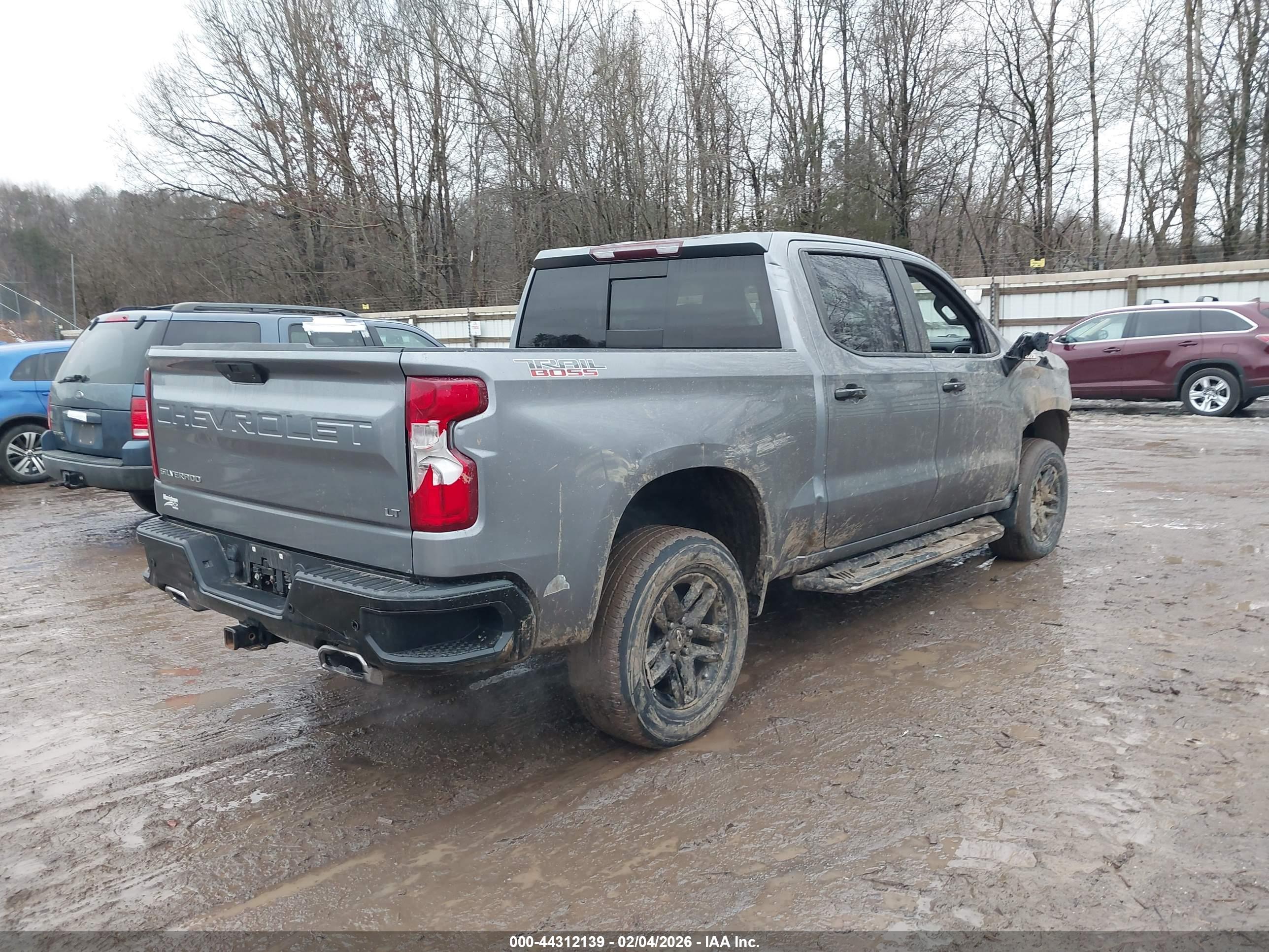 CHEVROLET SILVERADO image 4