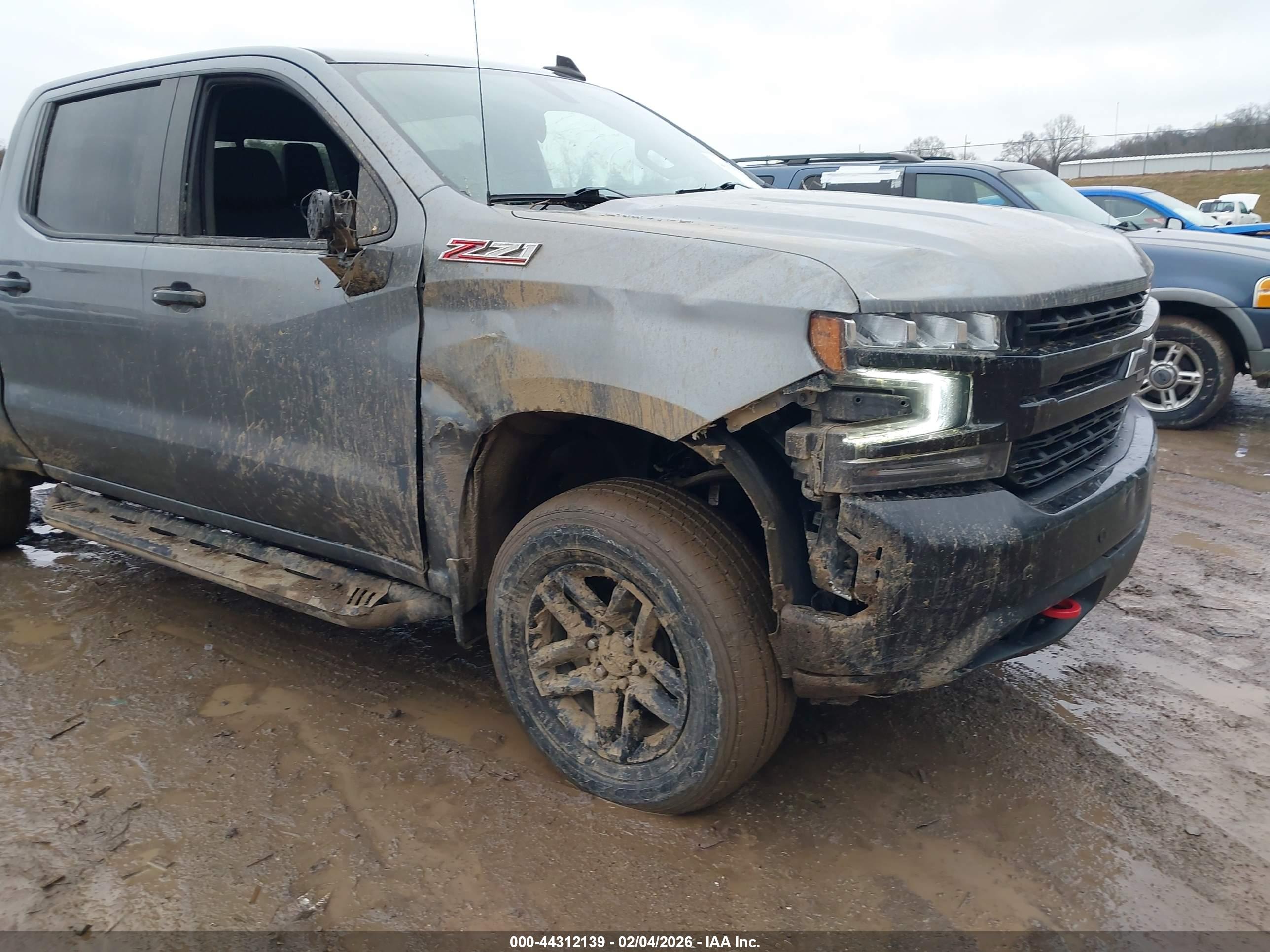 CHEVROLET SILVERADO image 6