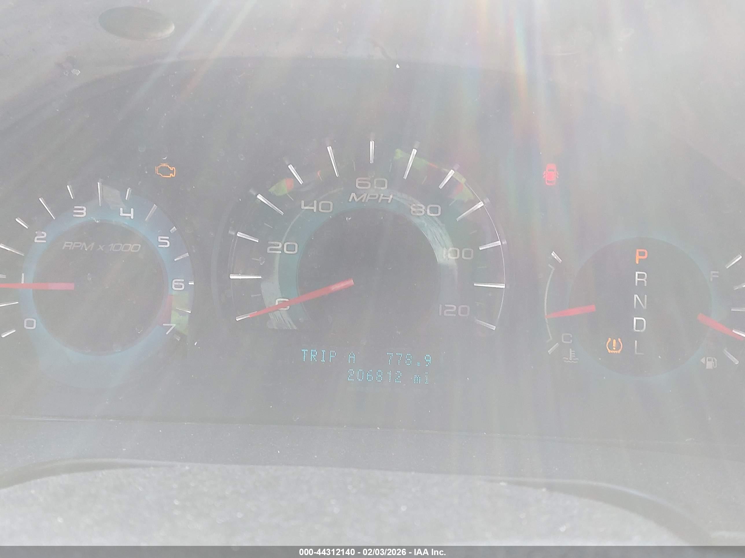 FORD FUSION image 7