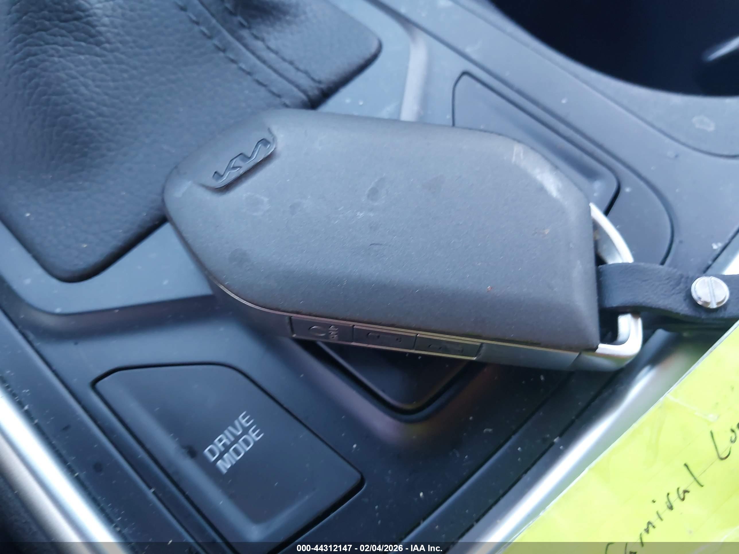 KIA CARNIVAL image 11
