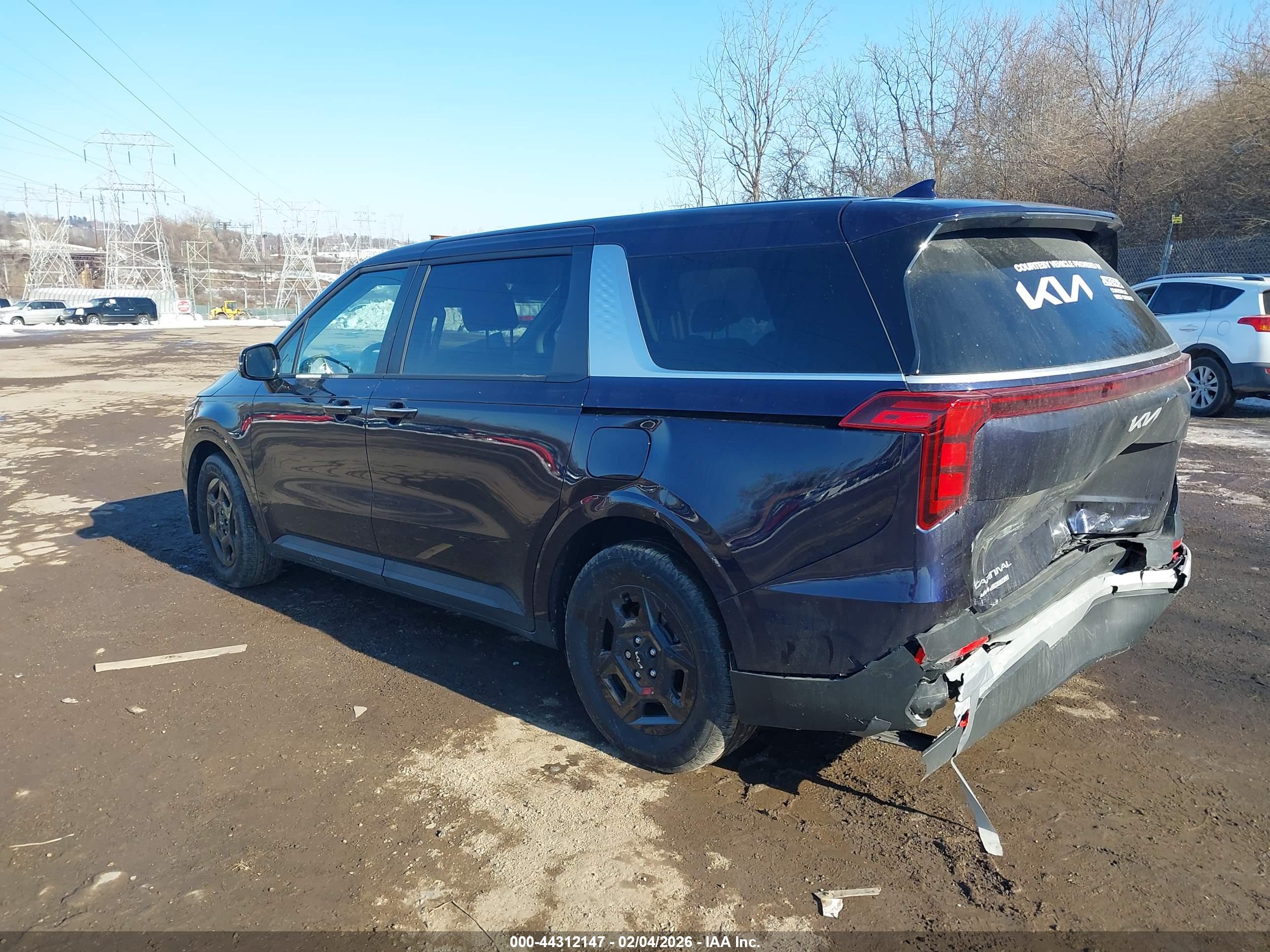 KIA CARNIVAL image 3