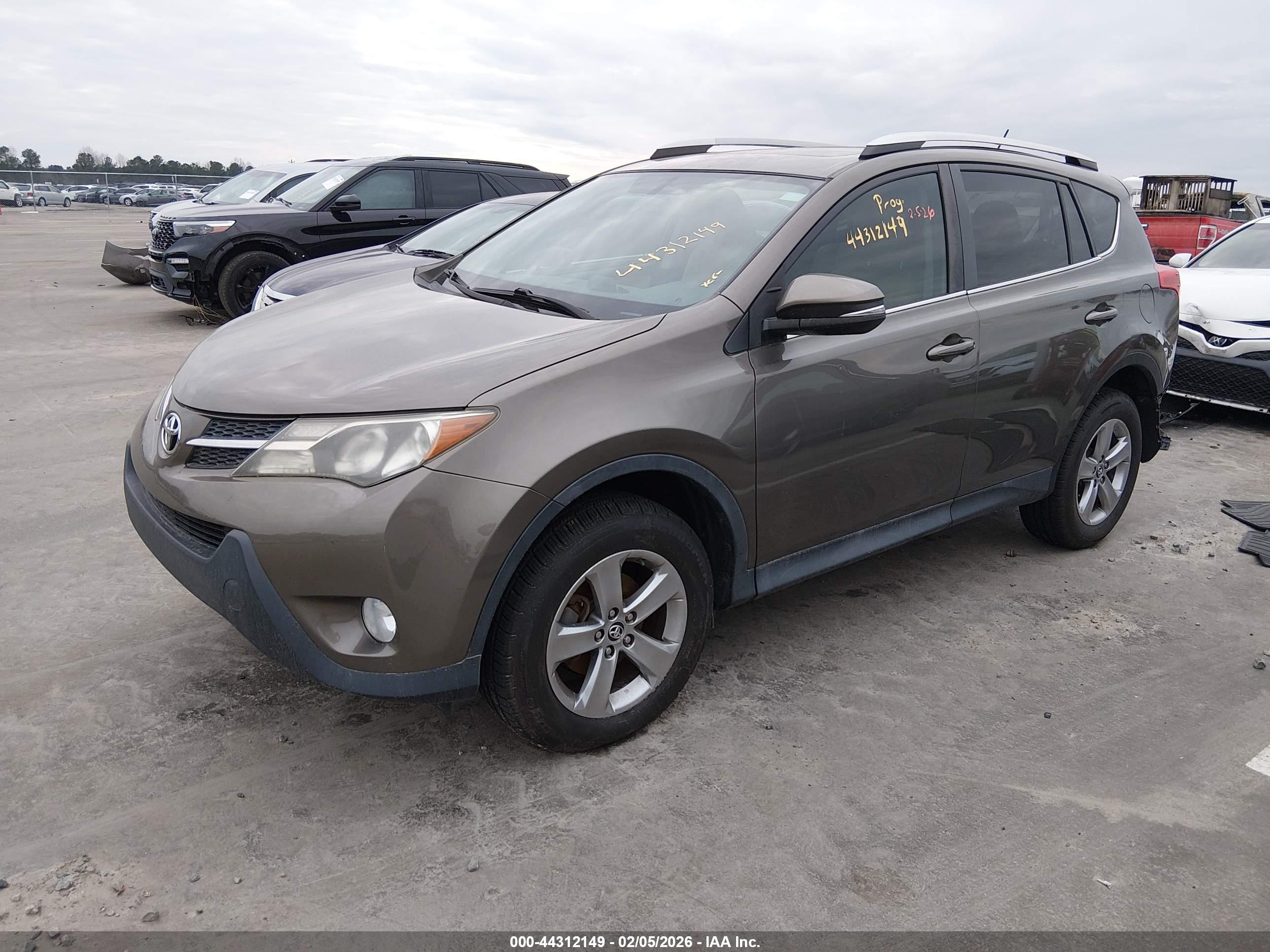 TOYOTA RAV4 image 2