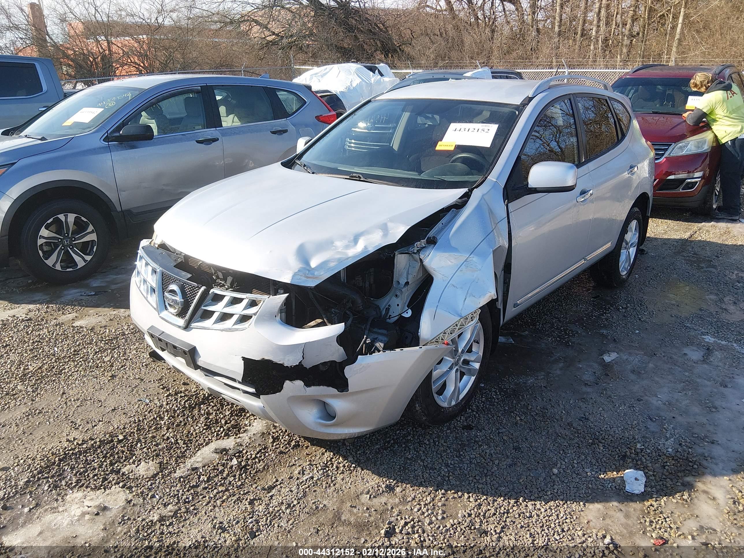 NISSAN ROGUE image 2