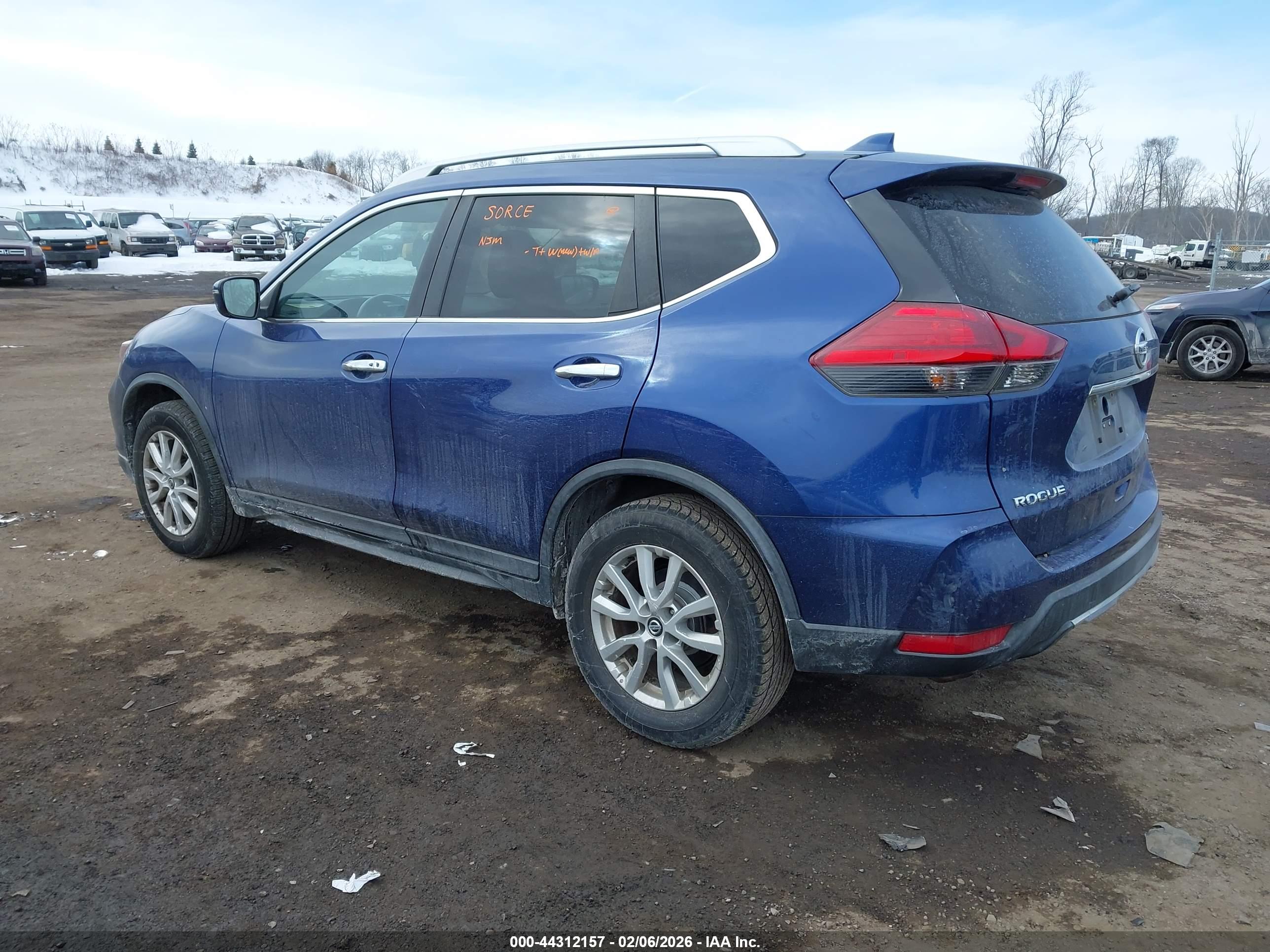 NISSAN ROGUE image 3