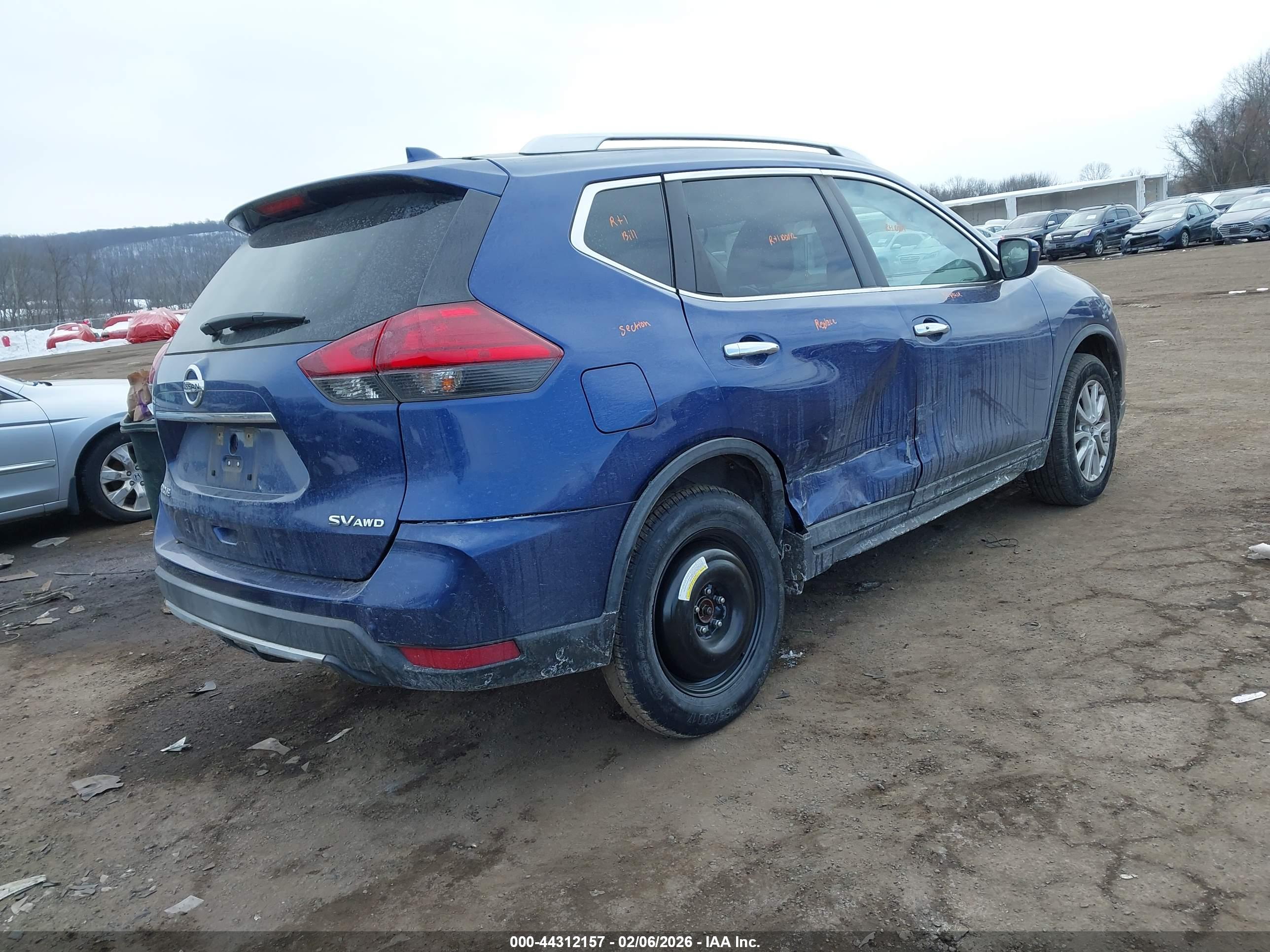NISSAN ROGUE image 4