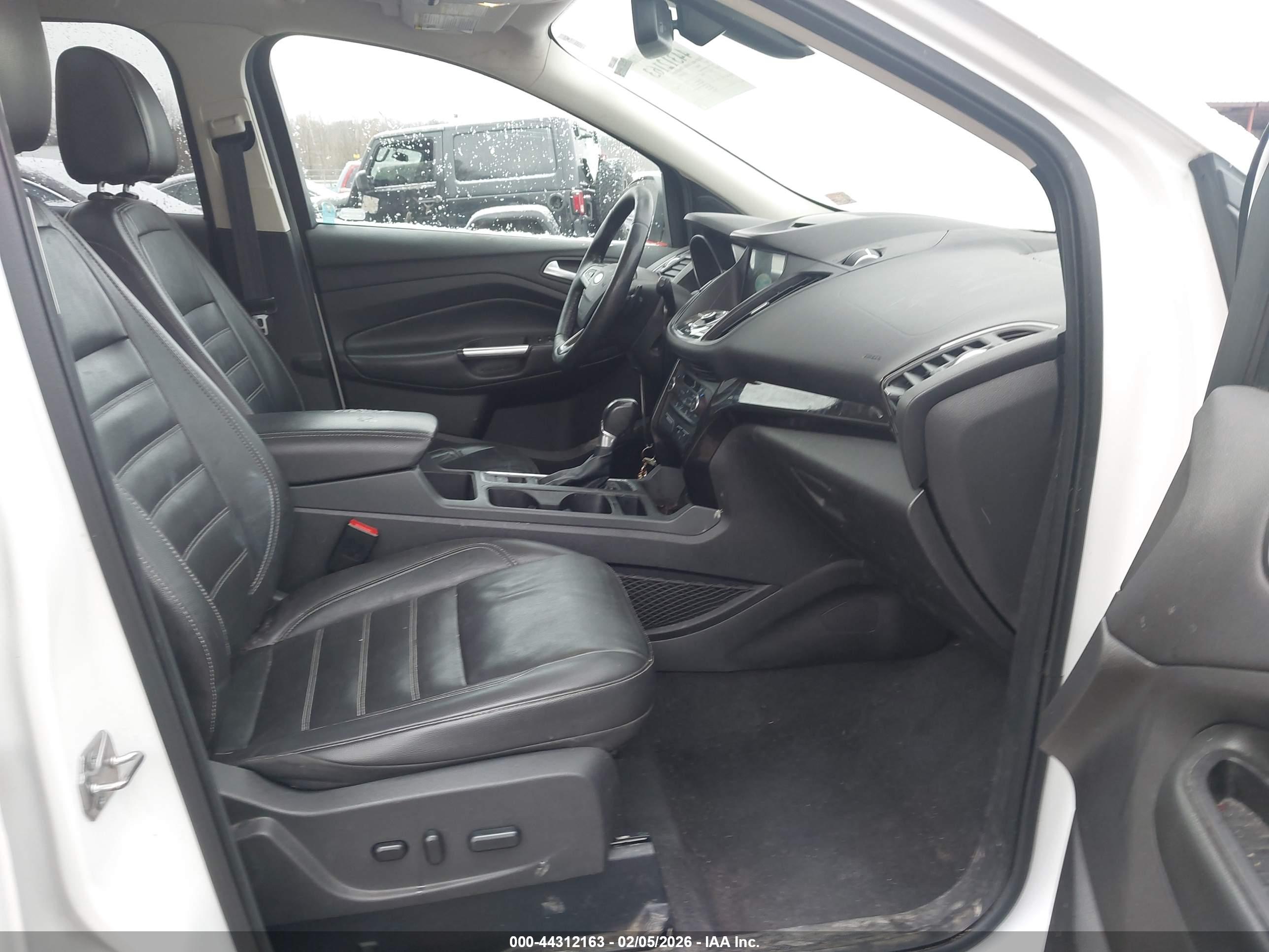 FORD ESCAPE image 5