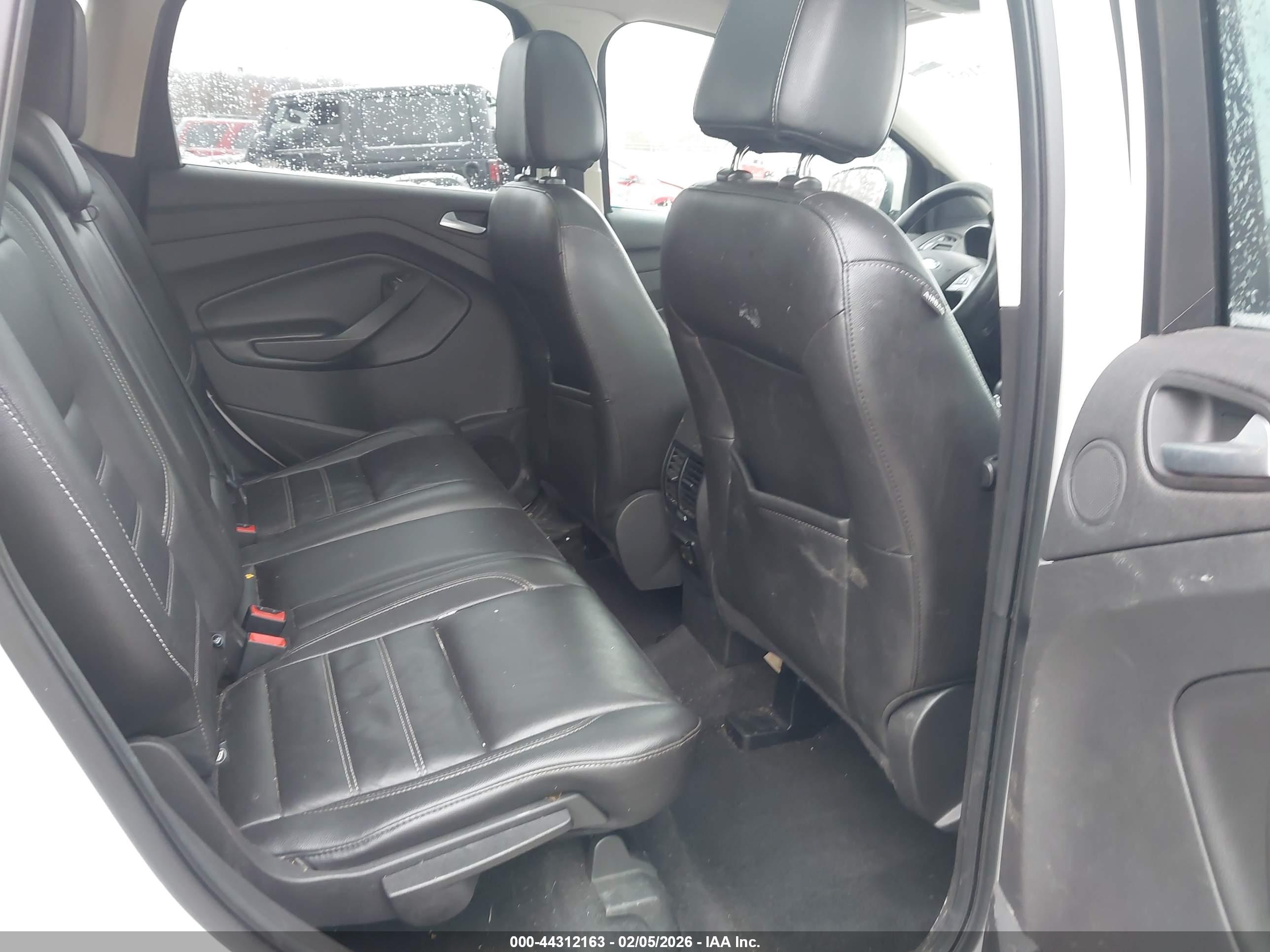 FORD ESCAPE image 8